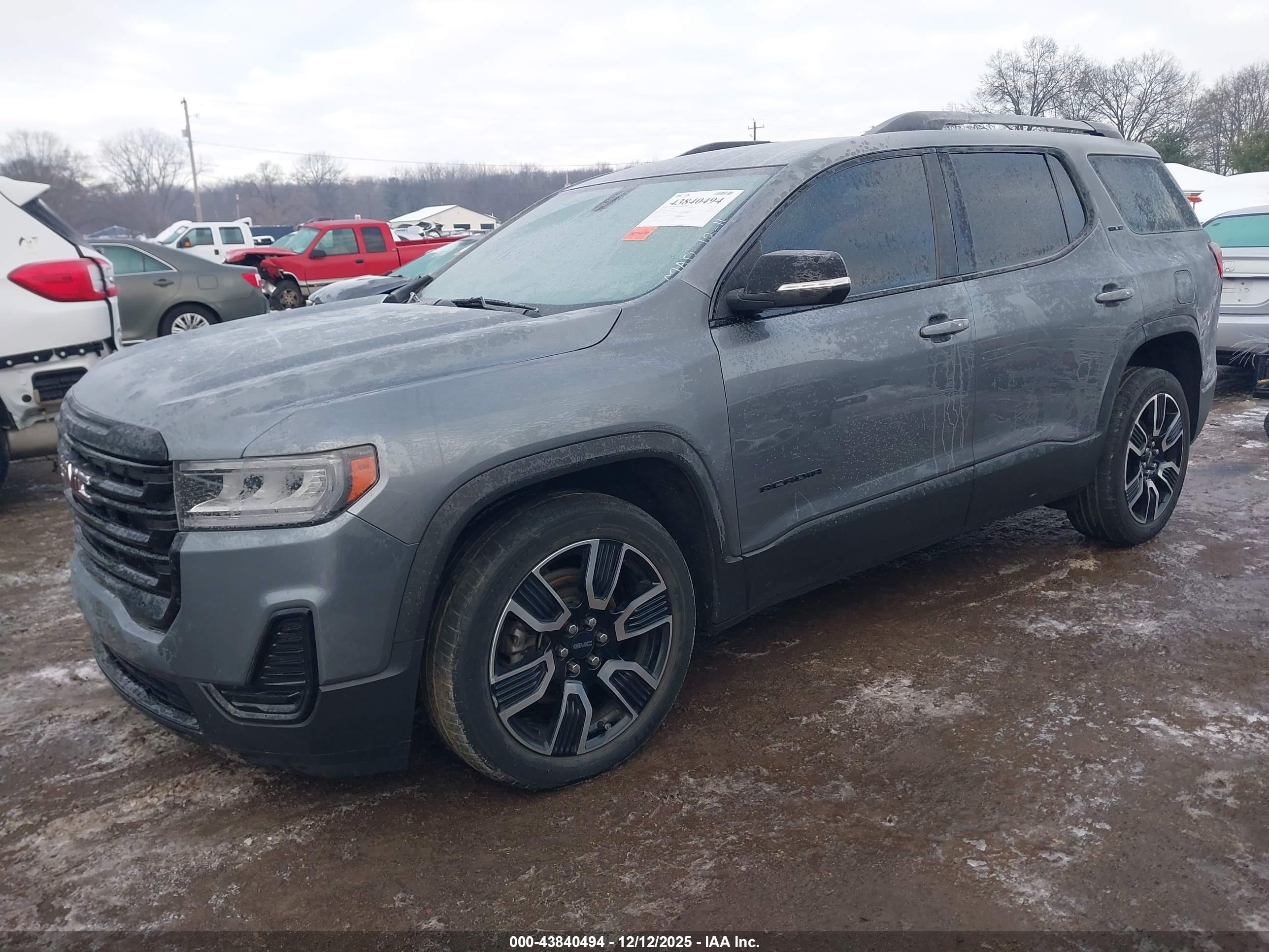 GMC ACADIA image 2