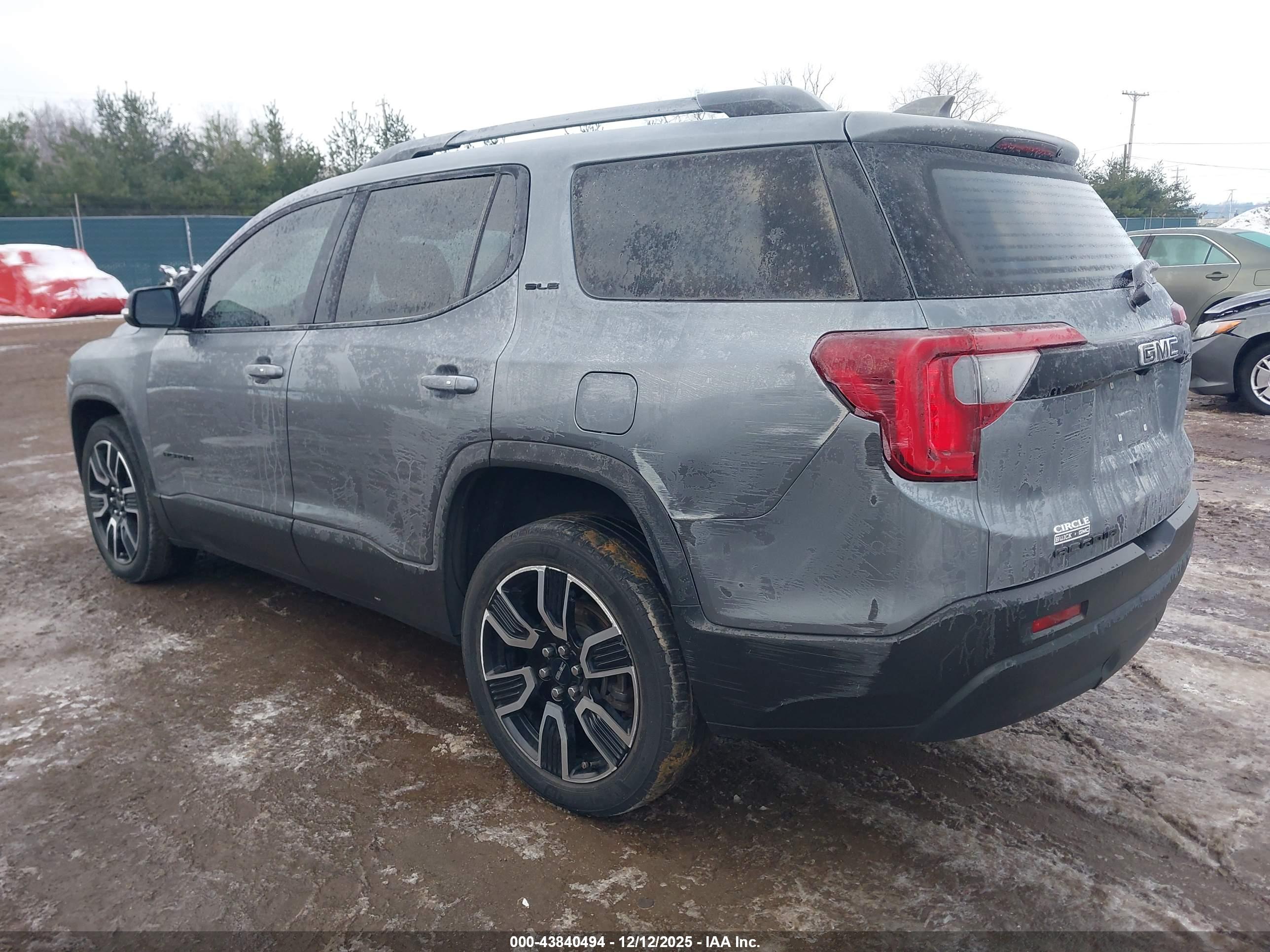 GMC ACADIA image 3