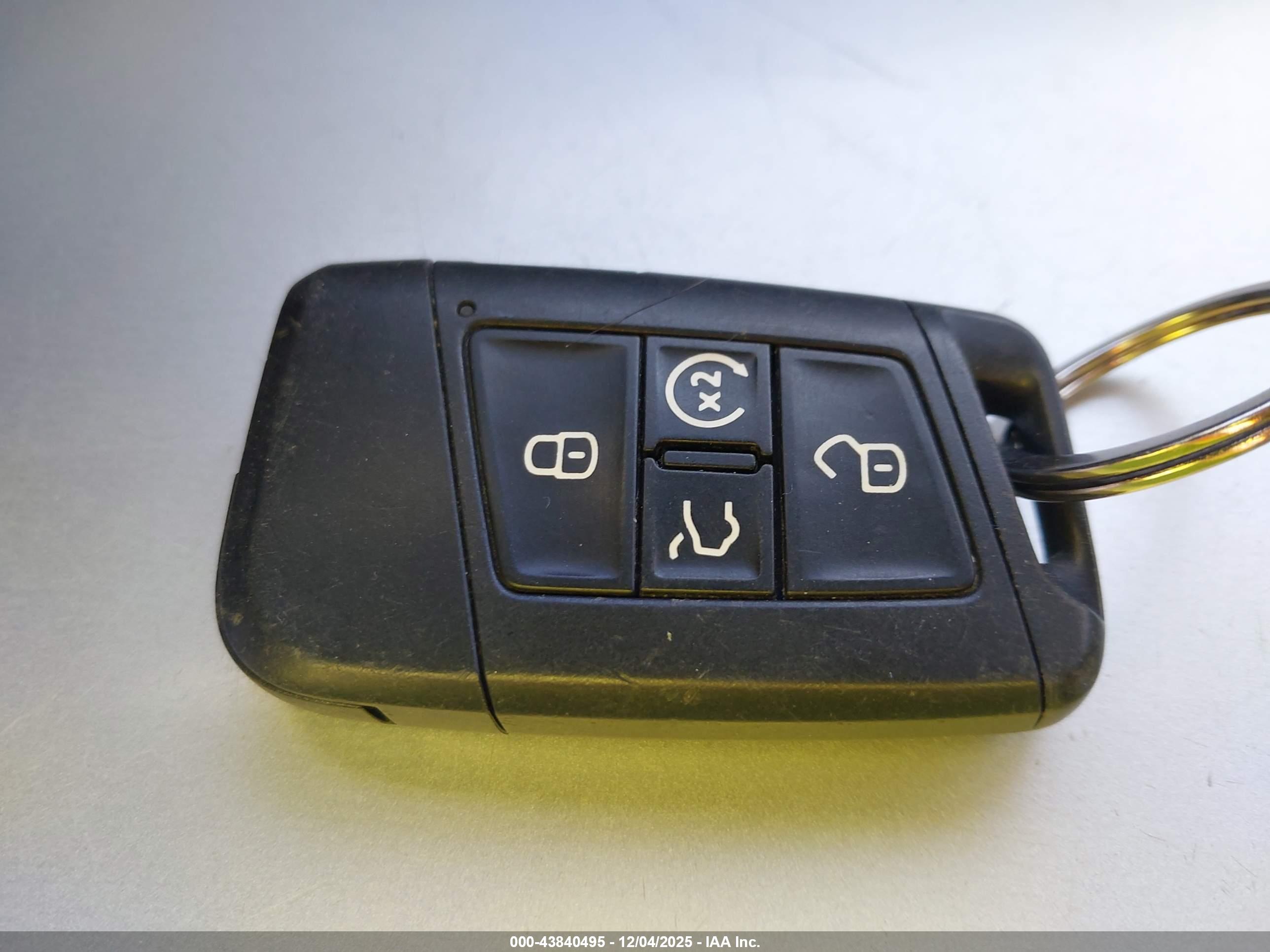 VOLKSWAGEN TAOS image 11