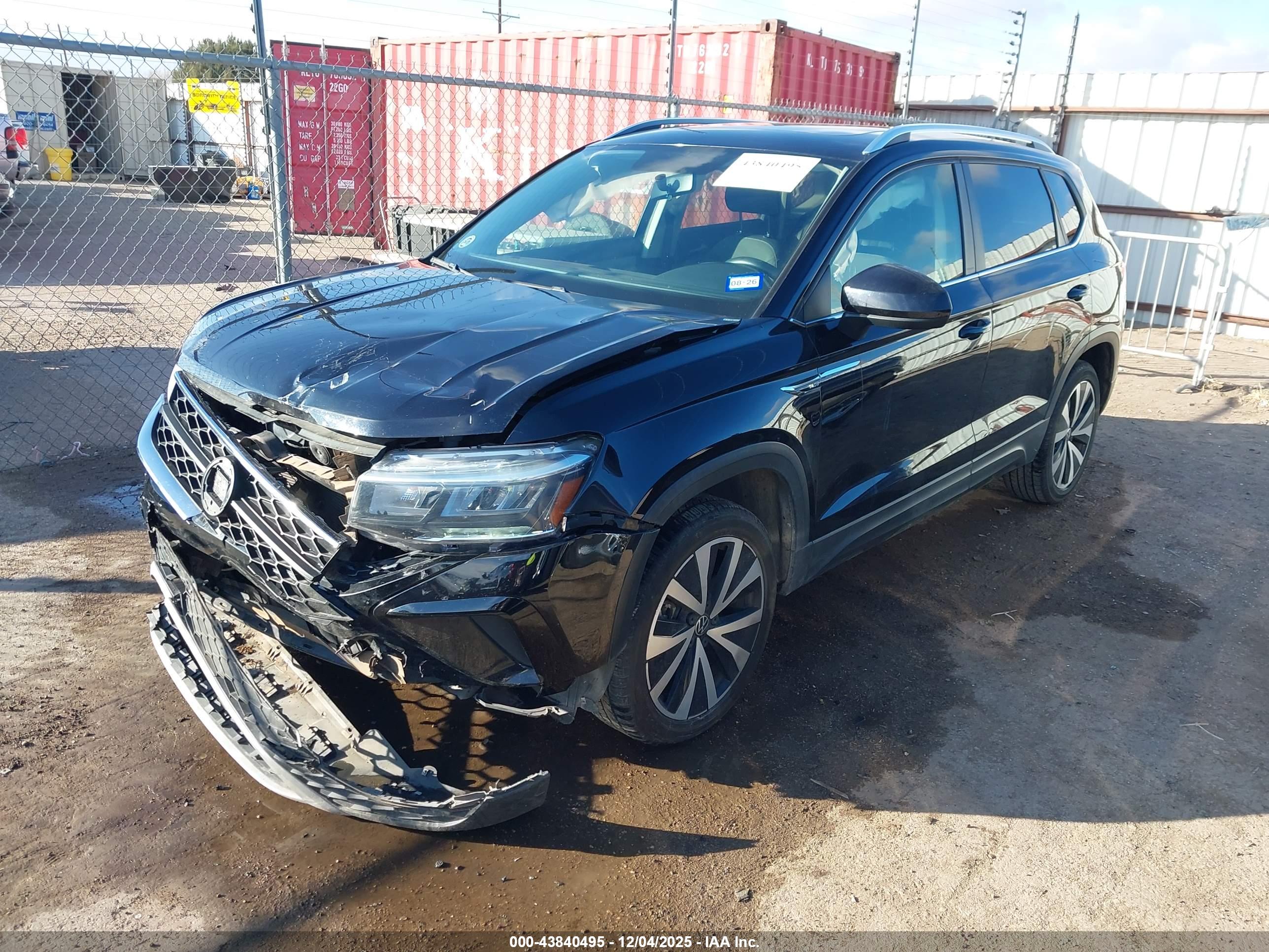 VOLKSWAGEN TAOS image 2