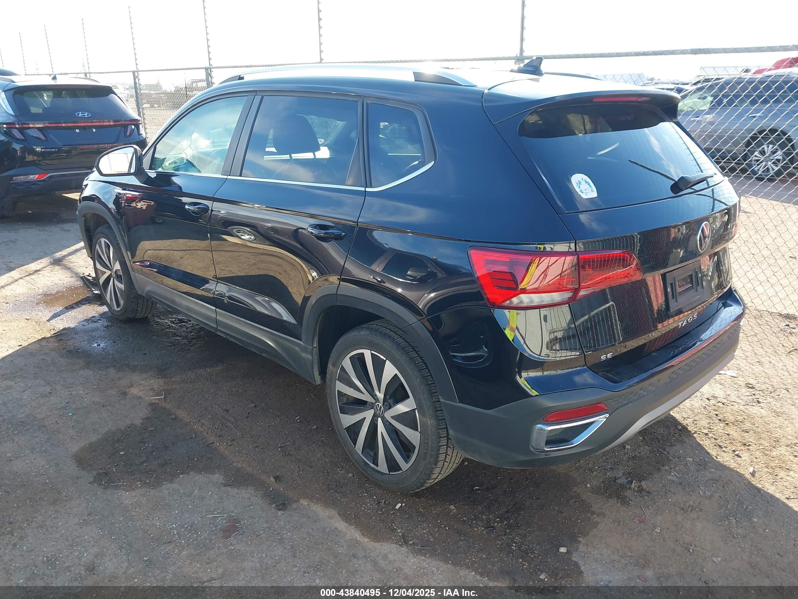 VOLKSWAGEN TAOS image 3