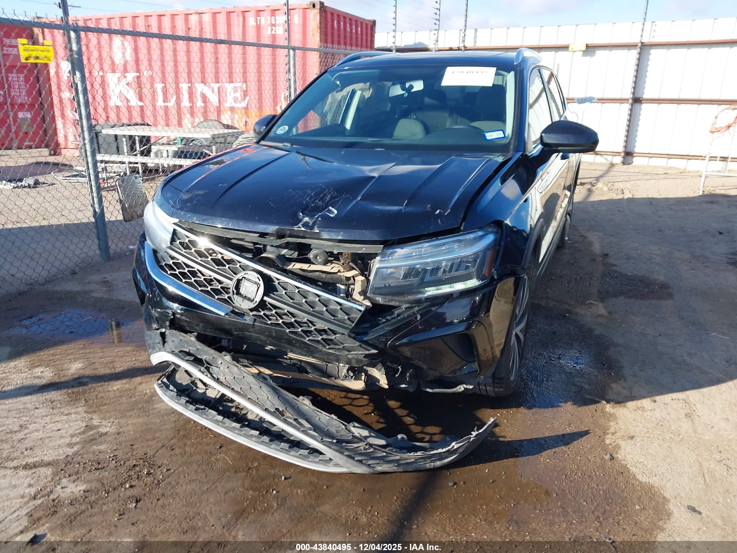 VOLKSWAGEN TAOS image 6