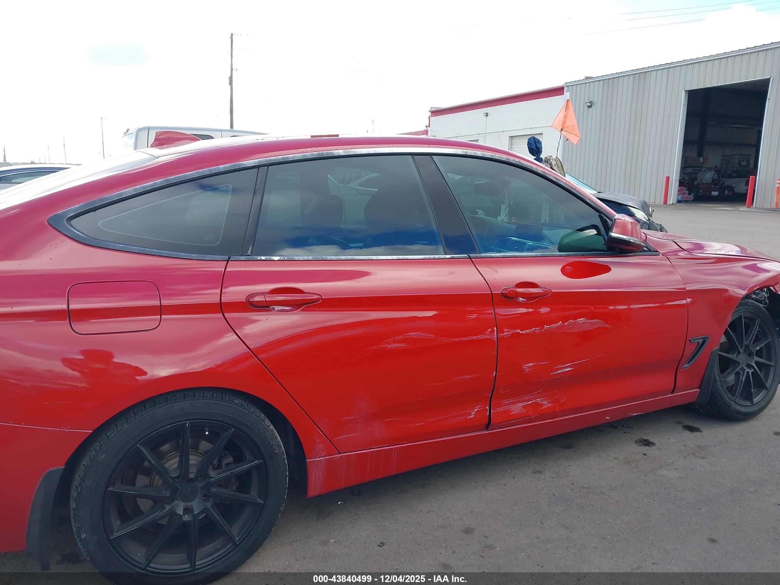 BMW 330I image 6