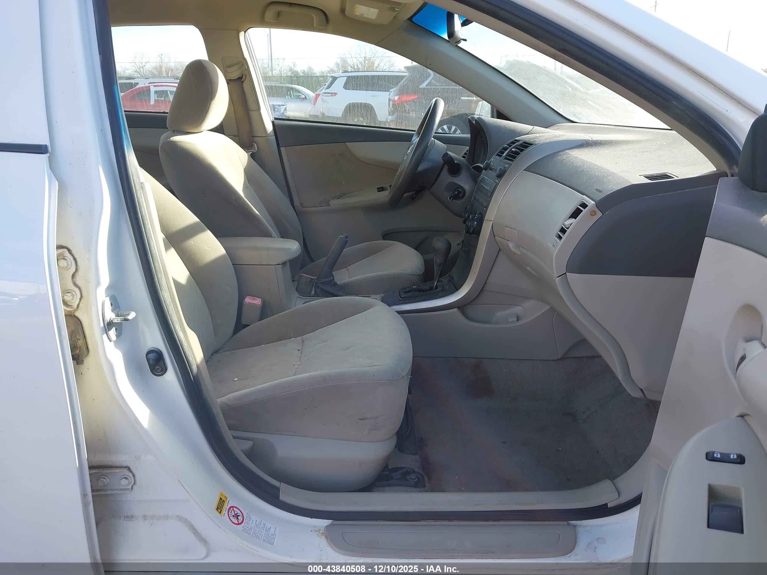 TOYOTA COROLLA image 5