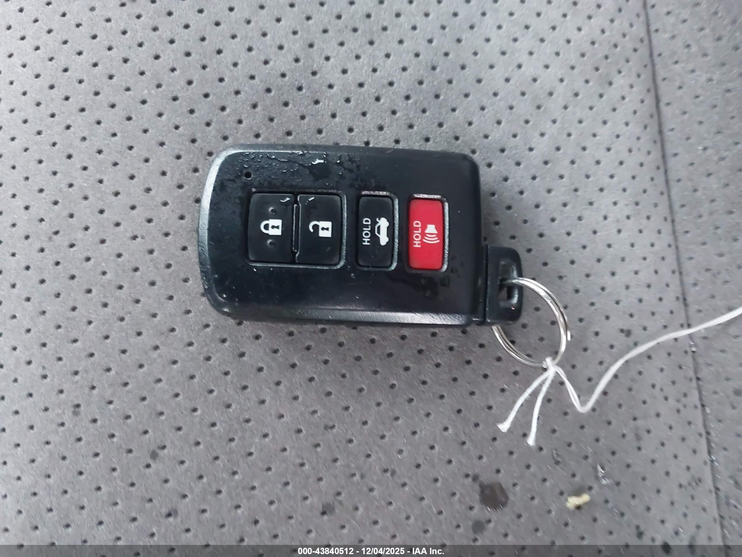TOYOTA CAMRY image 11