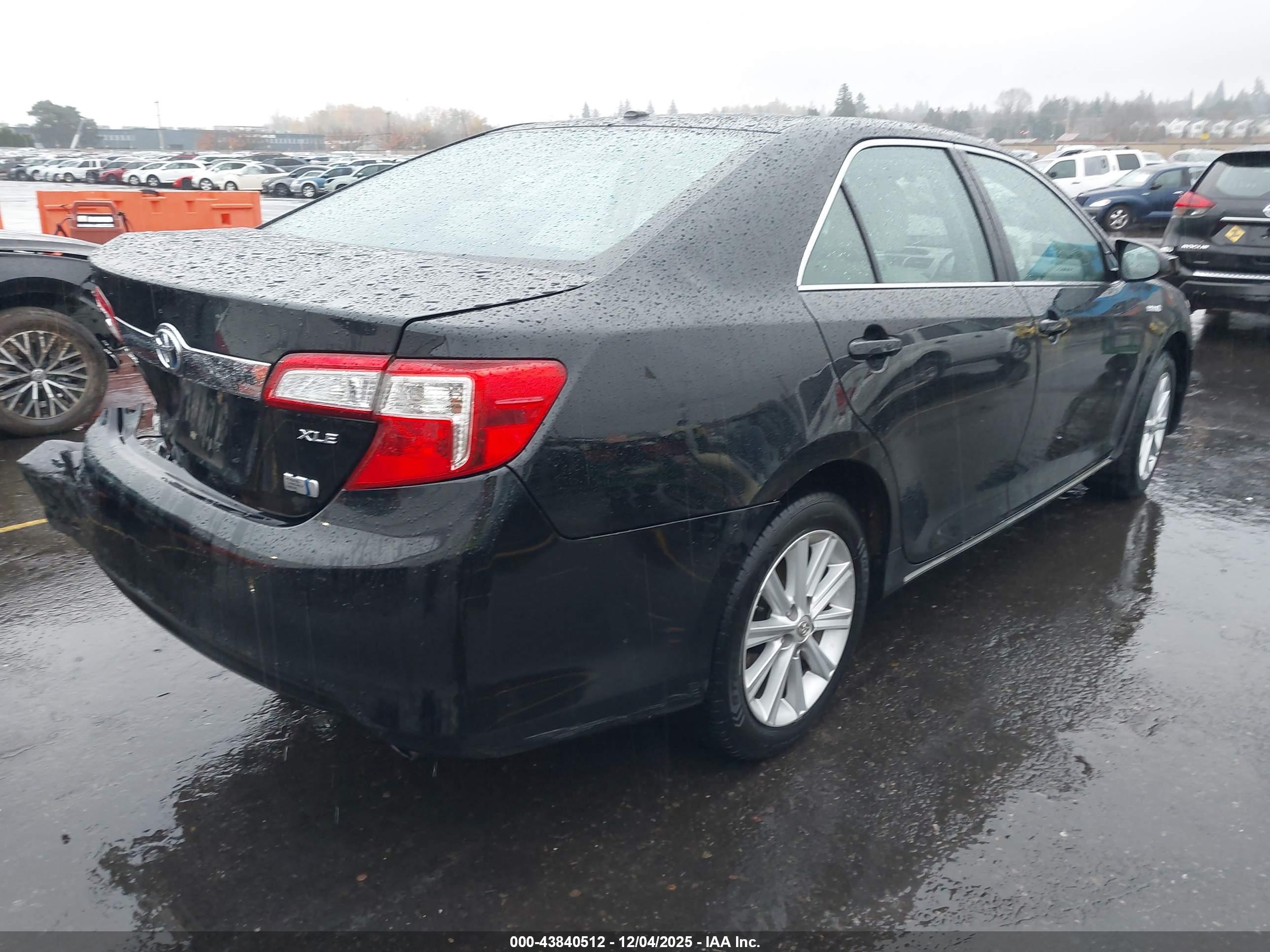TOYOTA CAMRY image 4