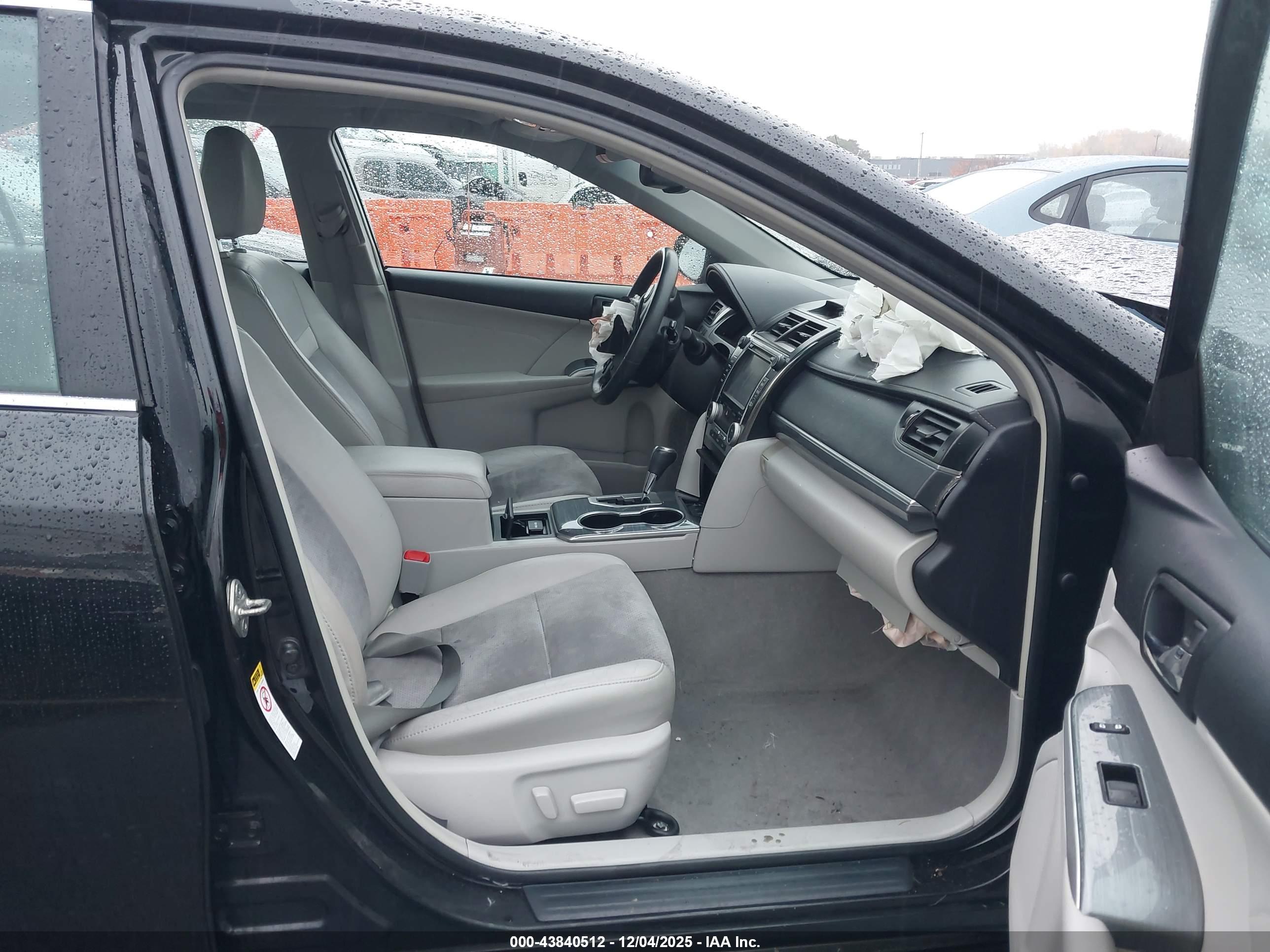 TOYOTA CAMRY image 5