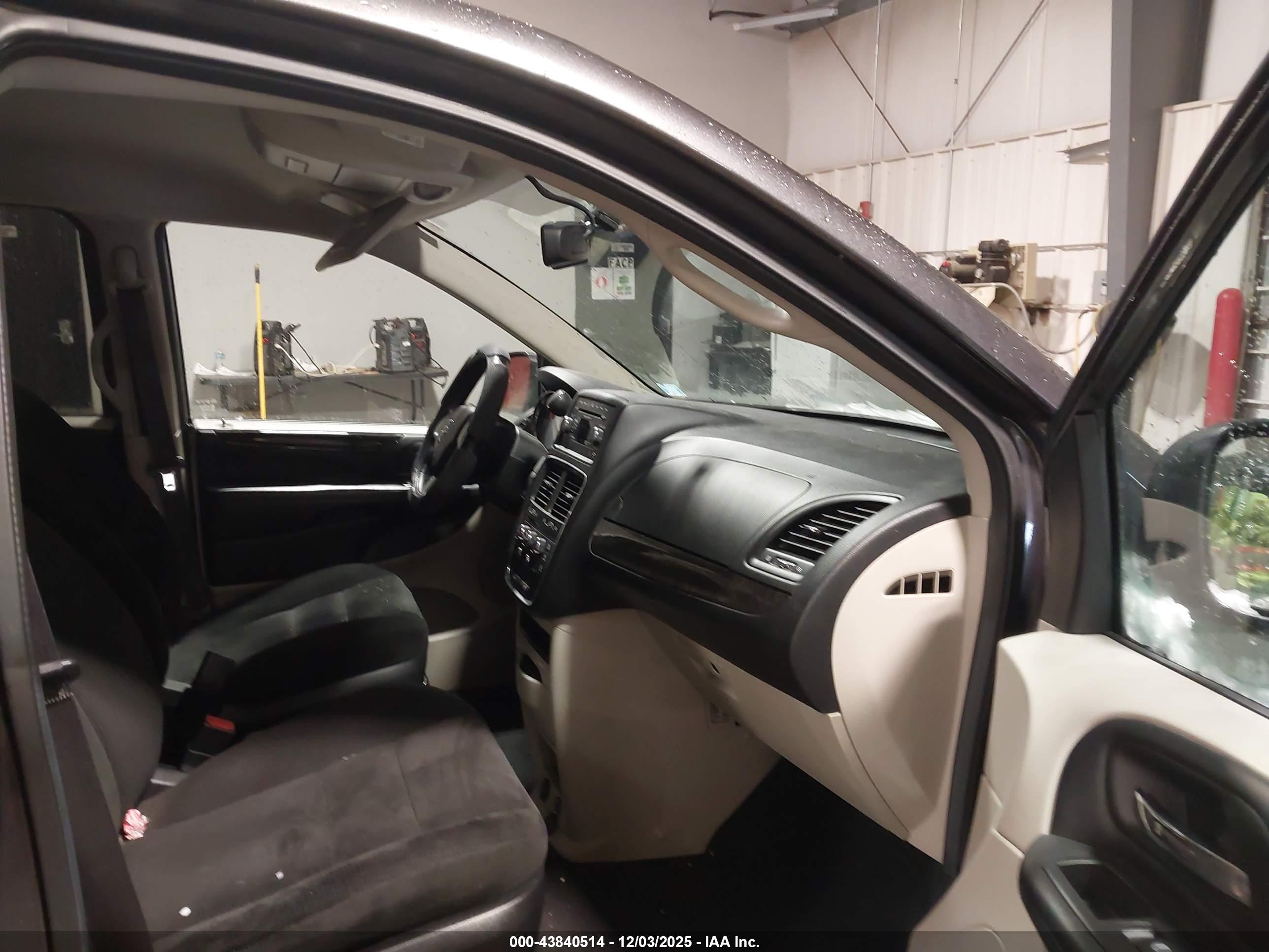 DODGE GRAND image 5