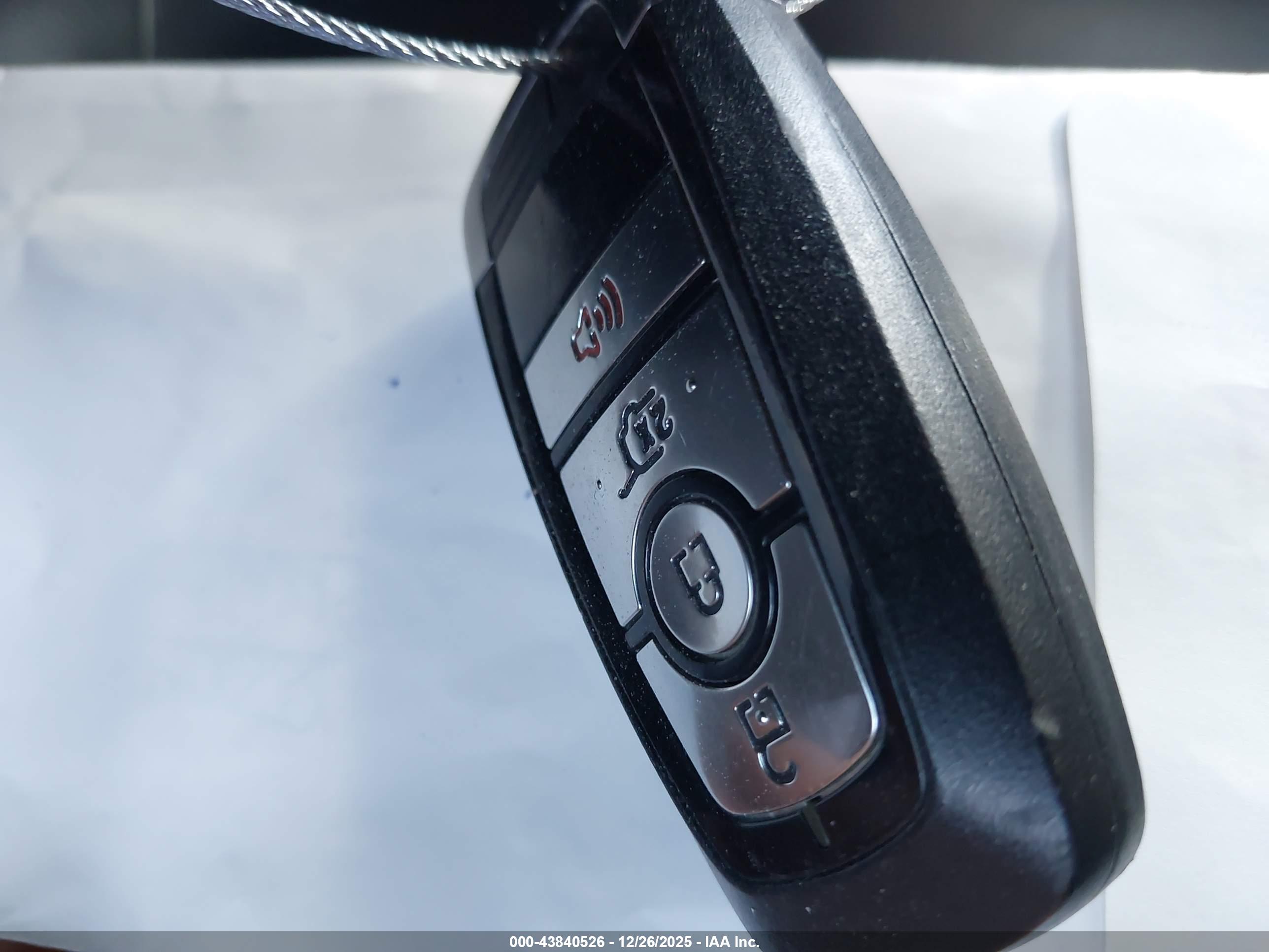 FORD ESCAPE image 11