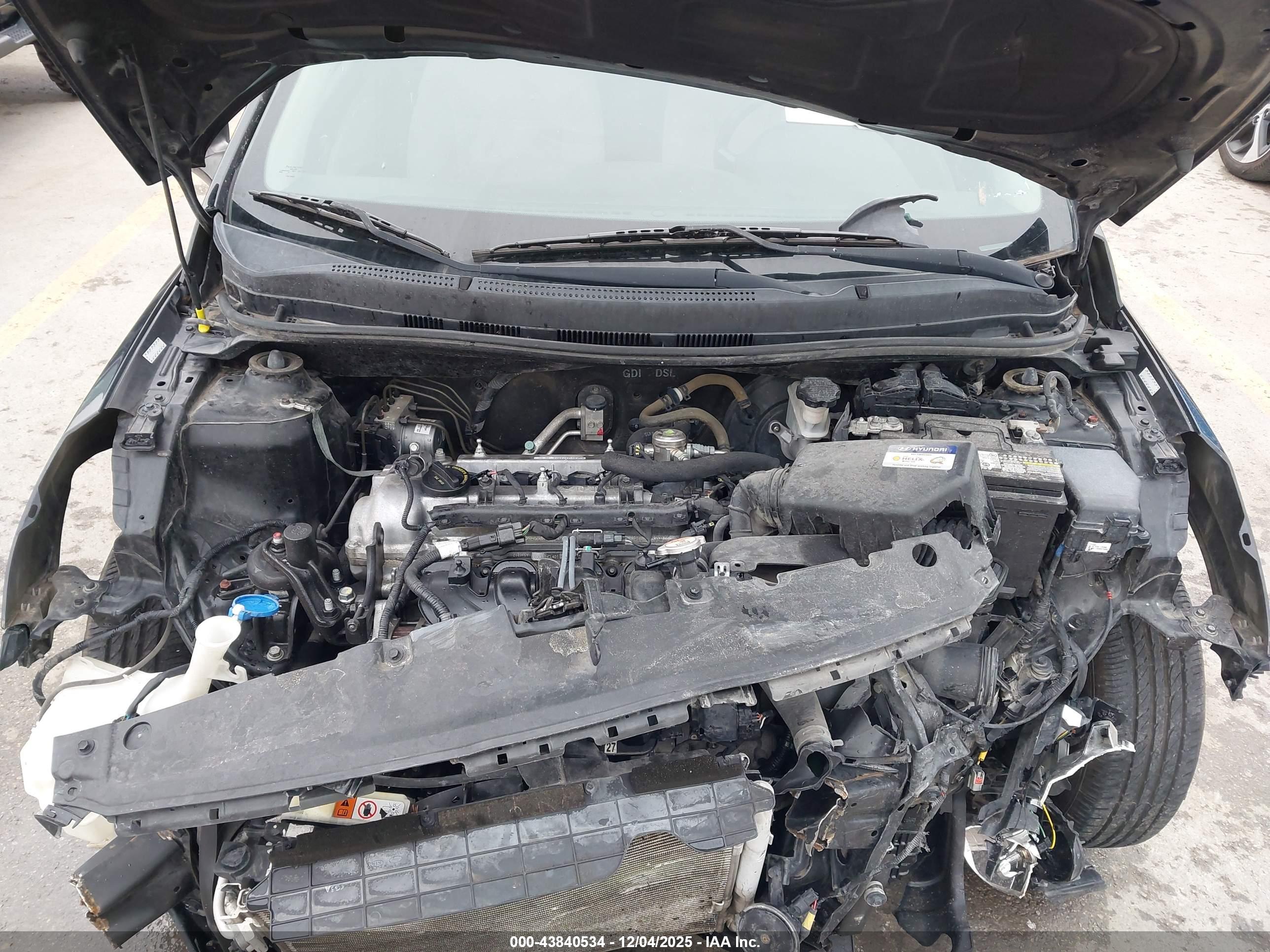 HYUNDAI ACCENT image 10