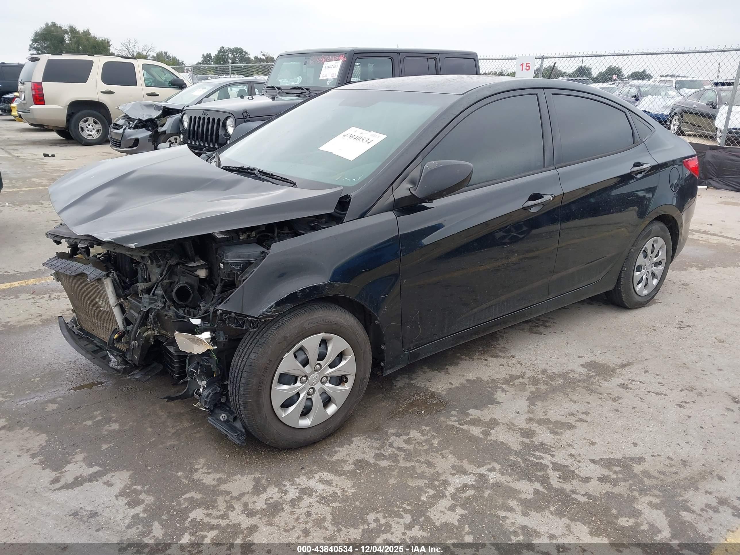 HYUNDAI ACCENT image 2