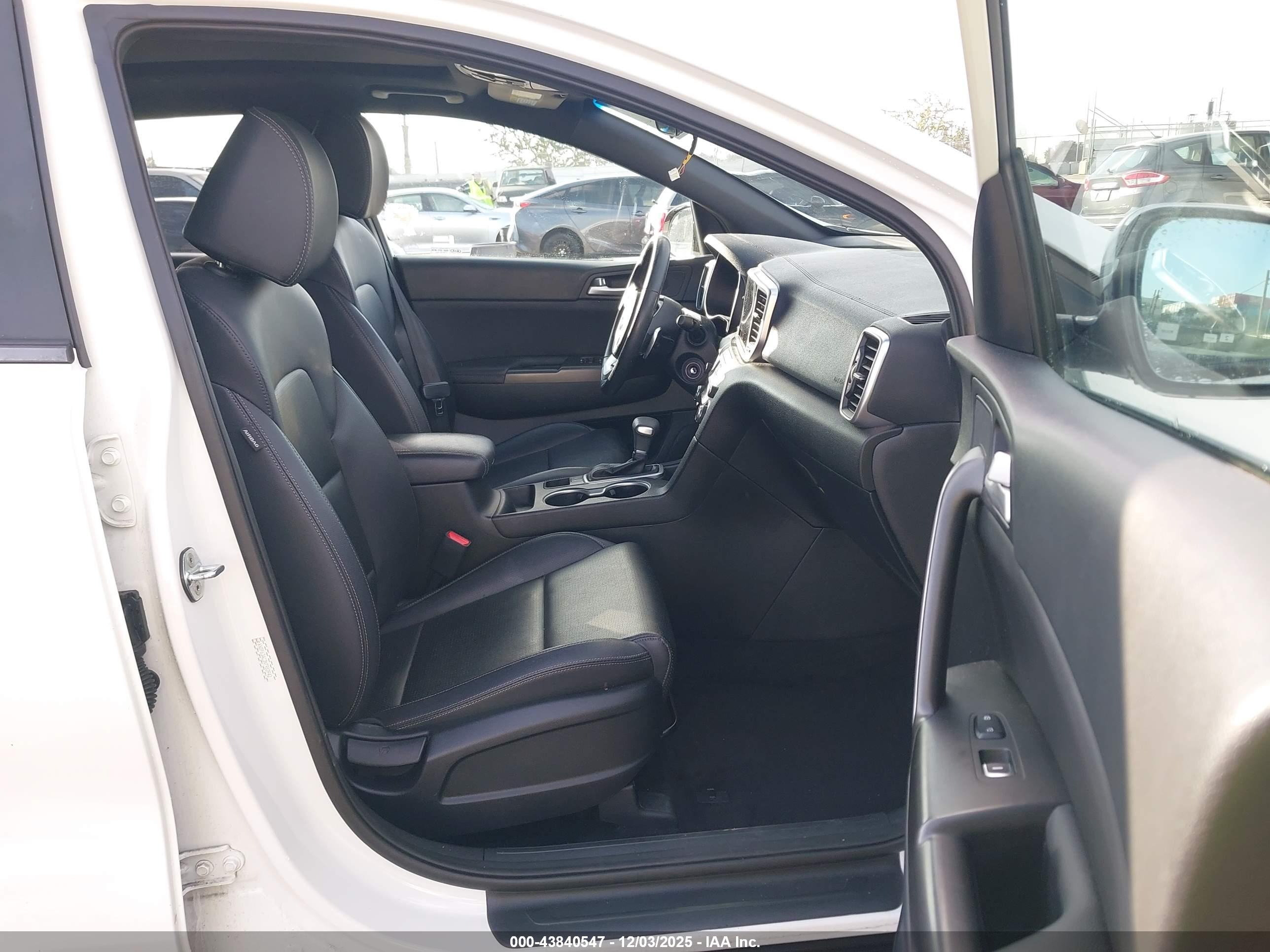 KIA SPORTAGE image 5