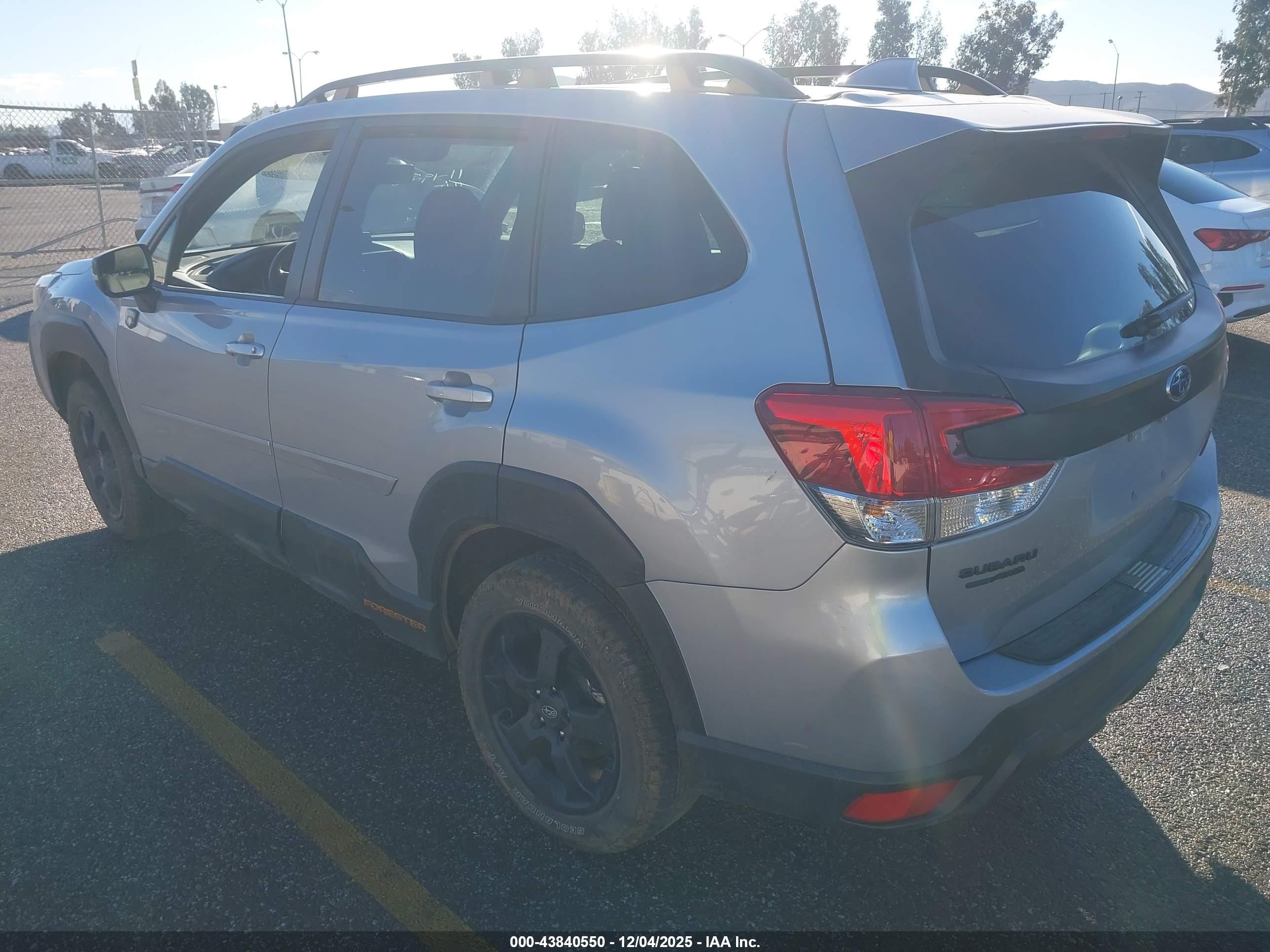 SUBARU FORESTER image 3