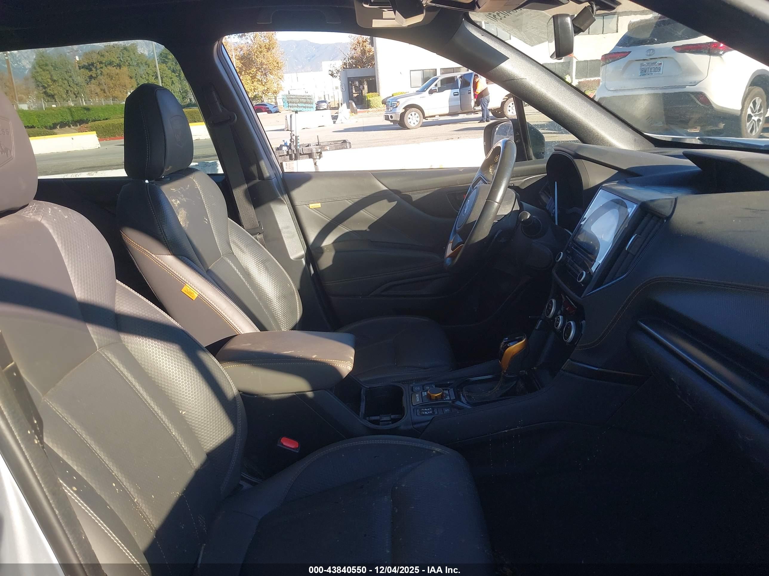 SUBARU FORESTER image 5