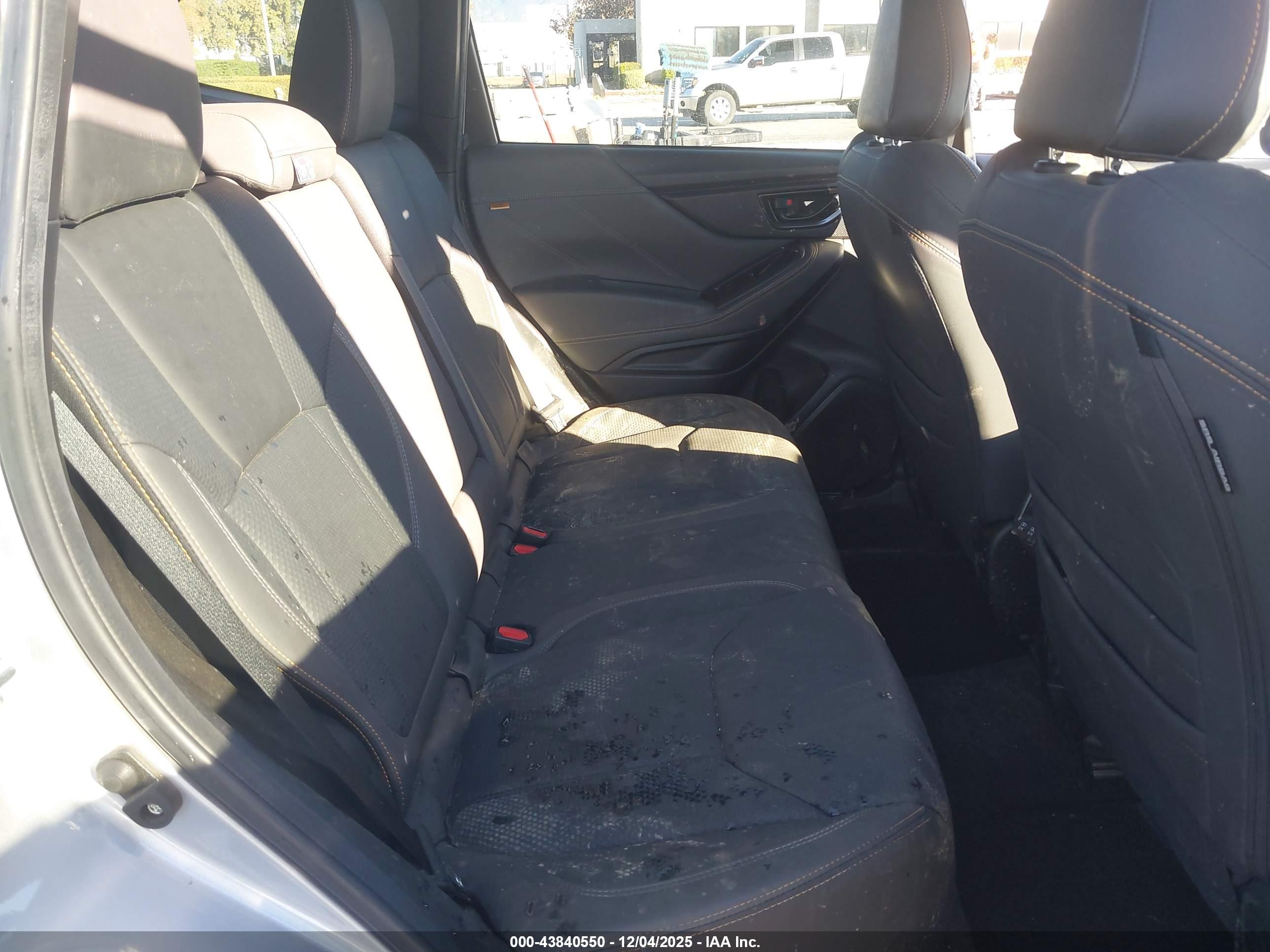 SUBARU FORESTER image 8