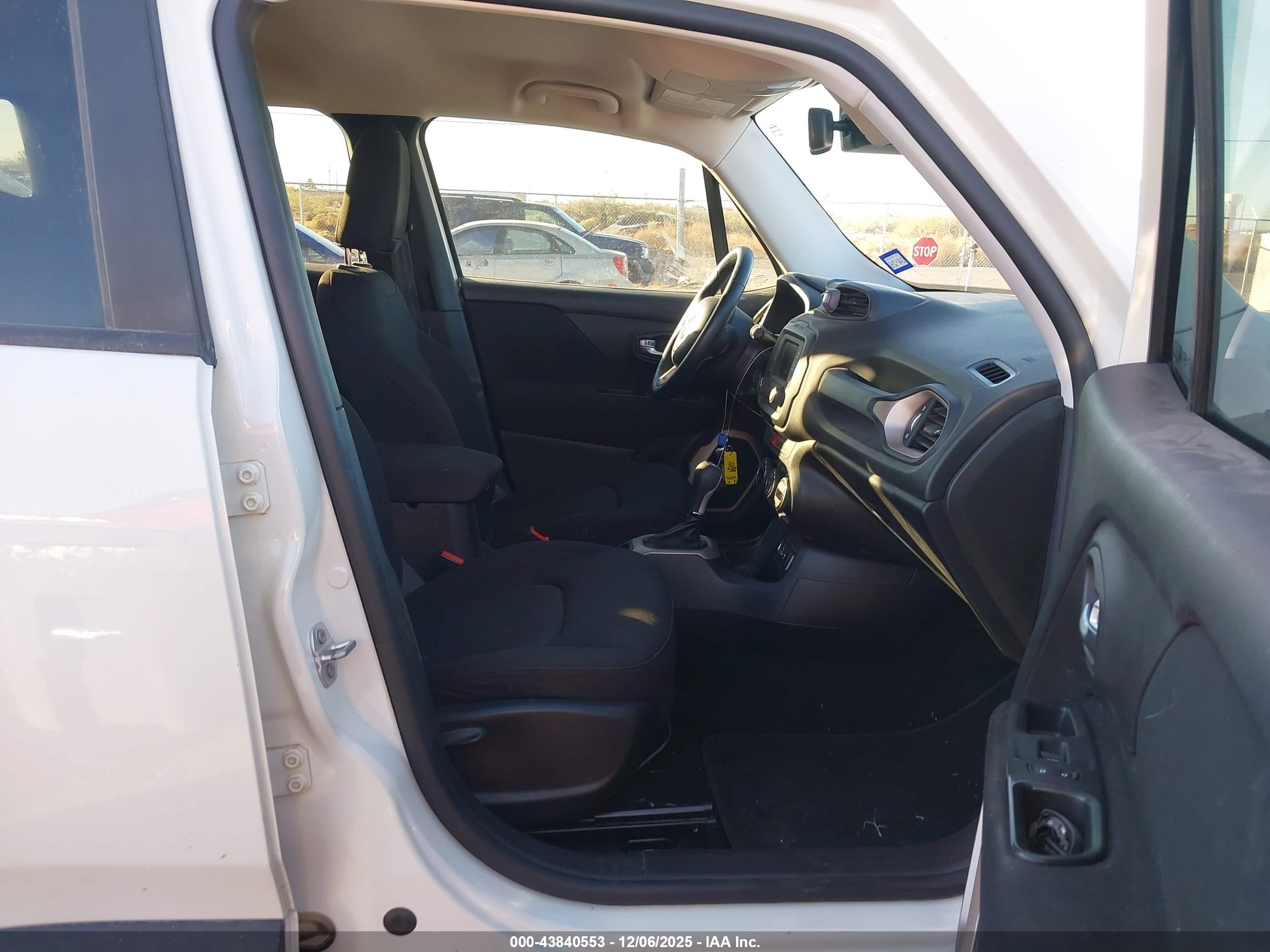 JEEP RENEGADE image 5