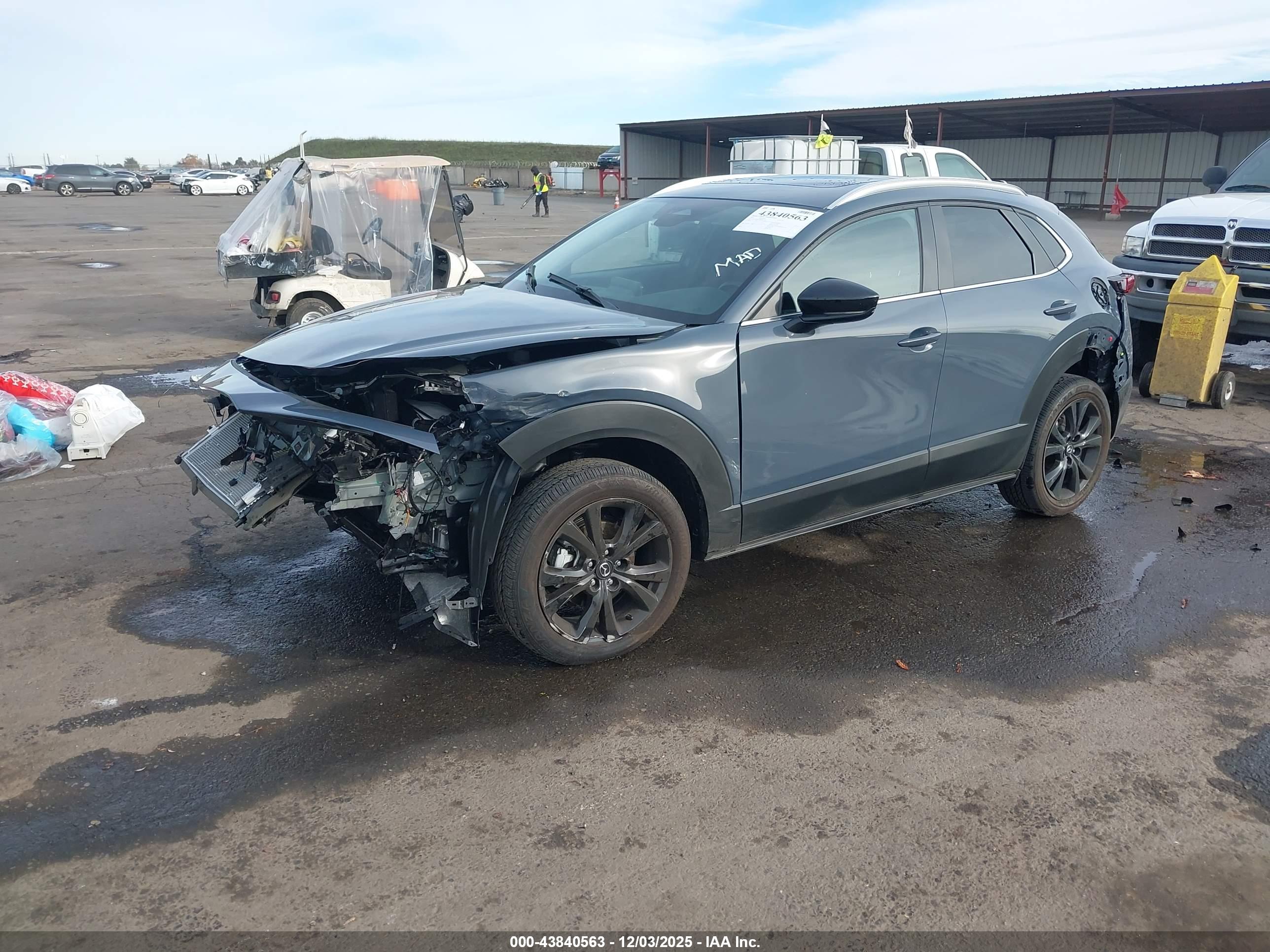 MAZDA CX-30 image 2