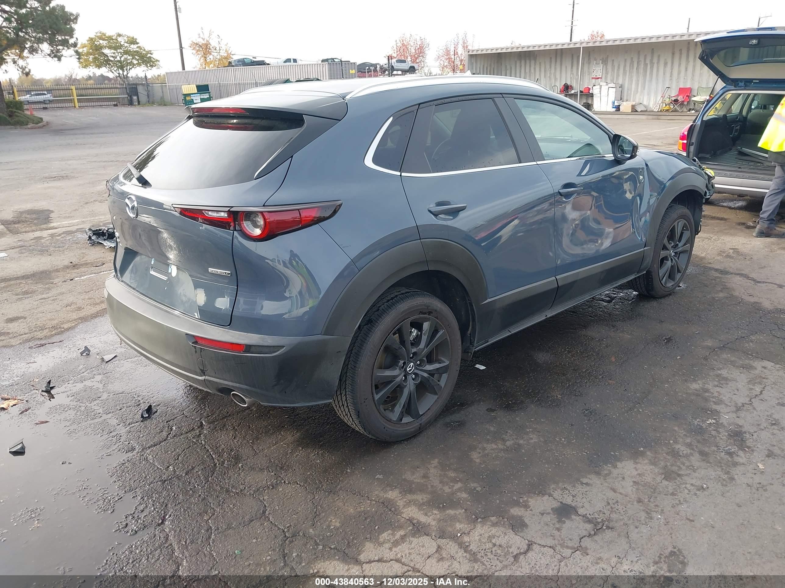 MAZDA CX-30 image 4