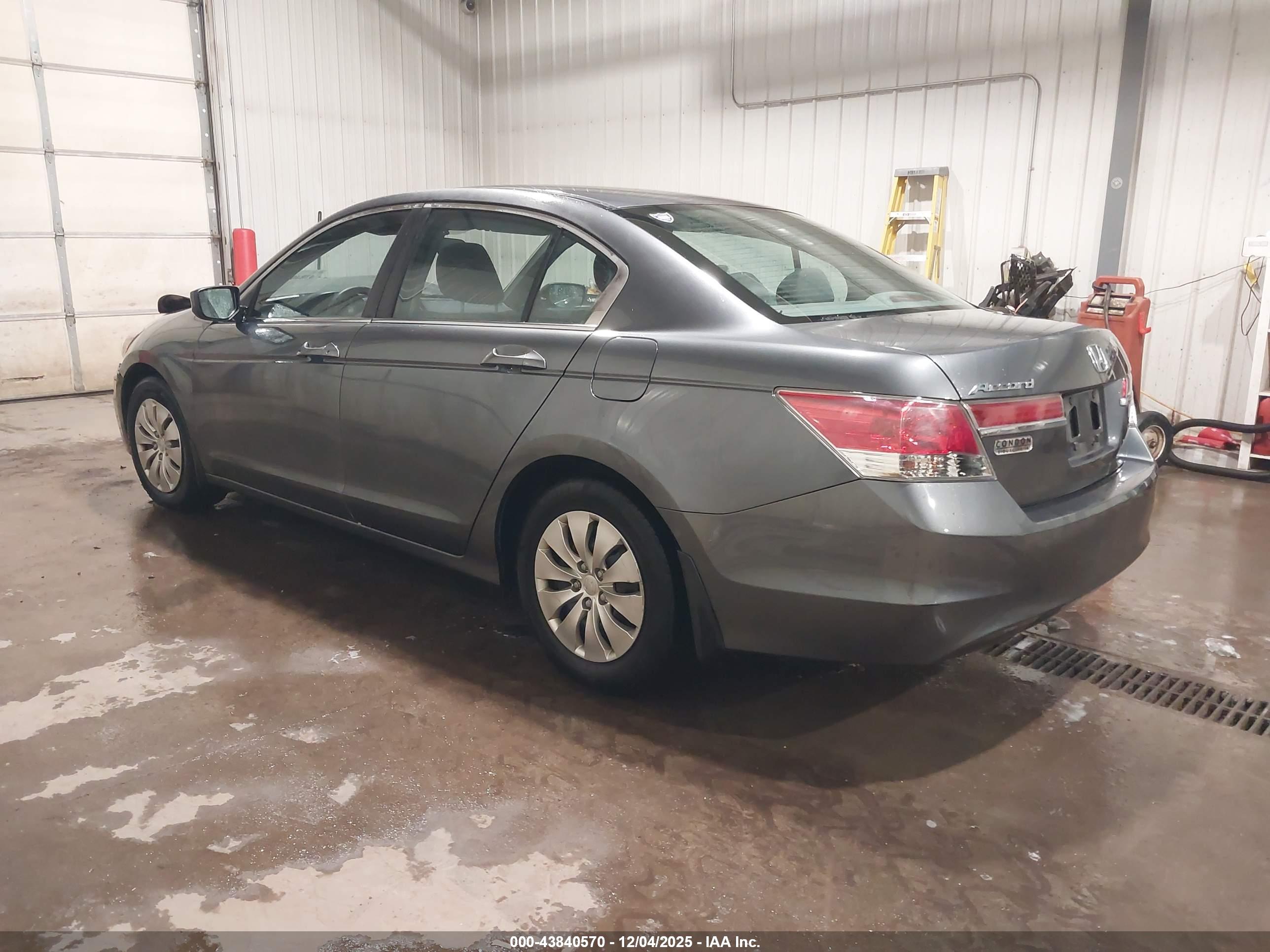 HONDA ACCORD image 3