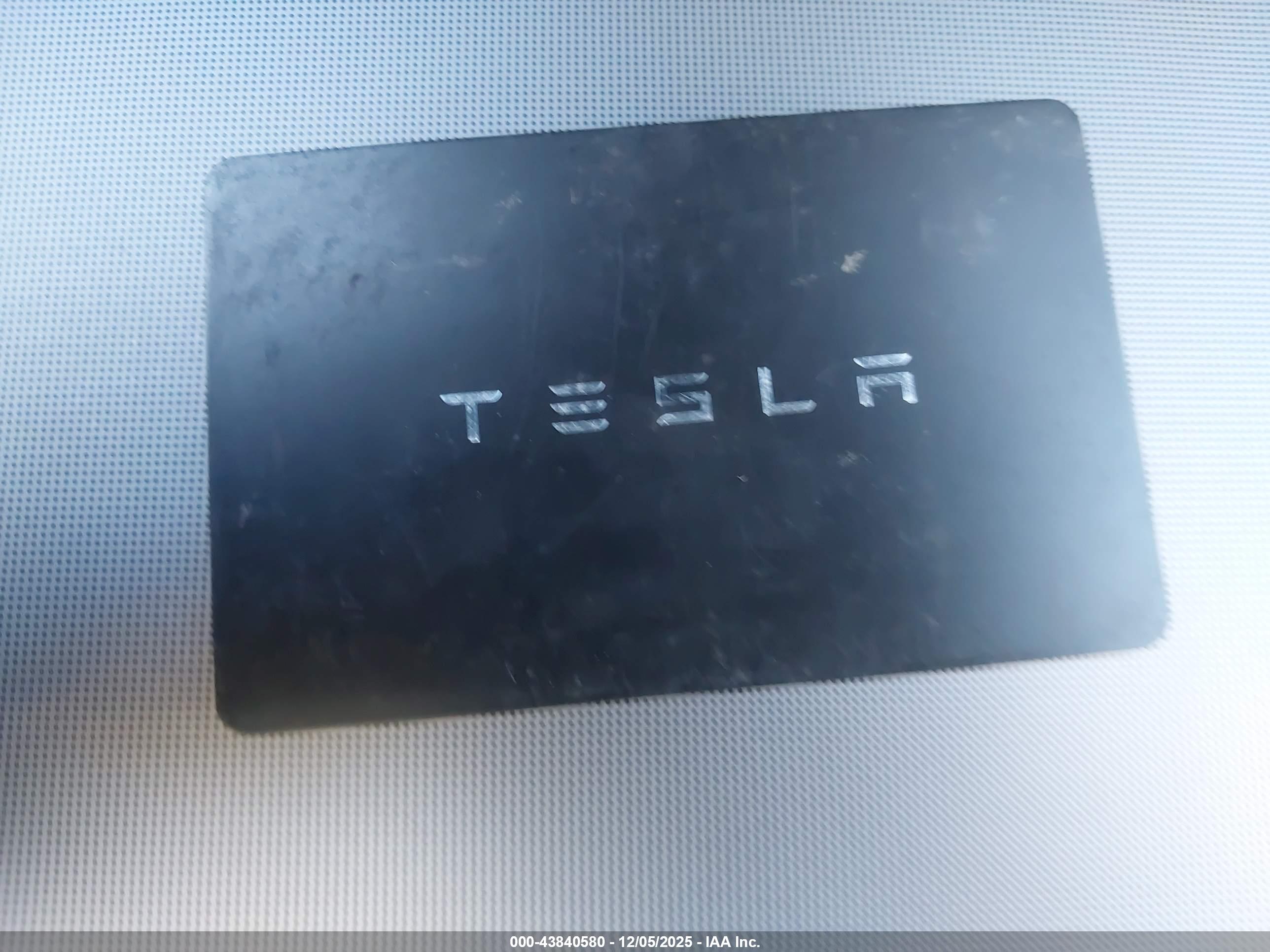 TESLA MODEL image 11
