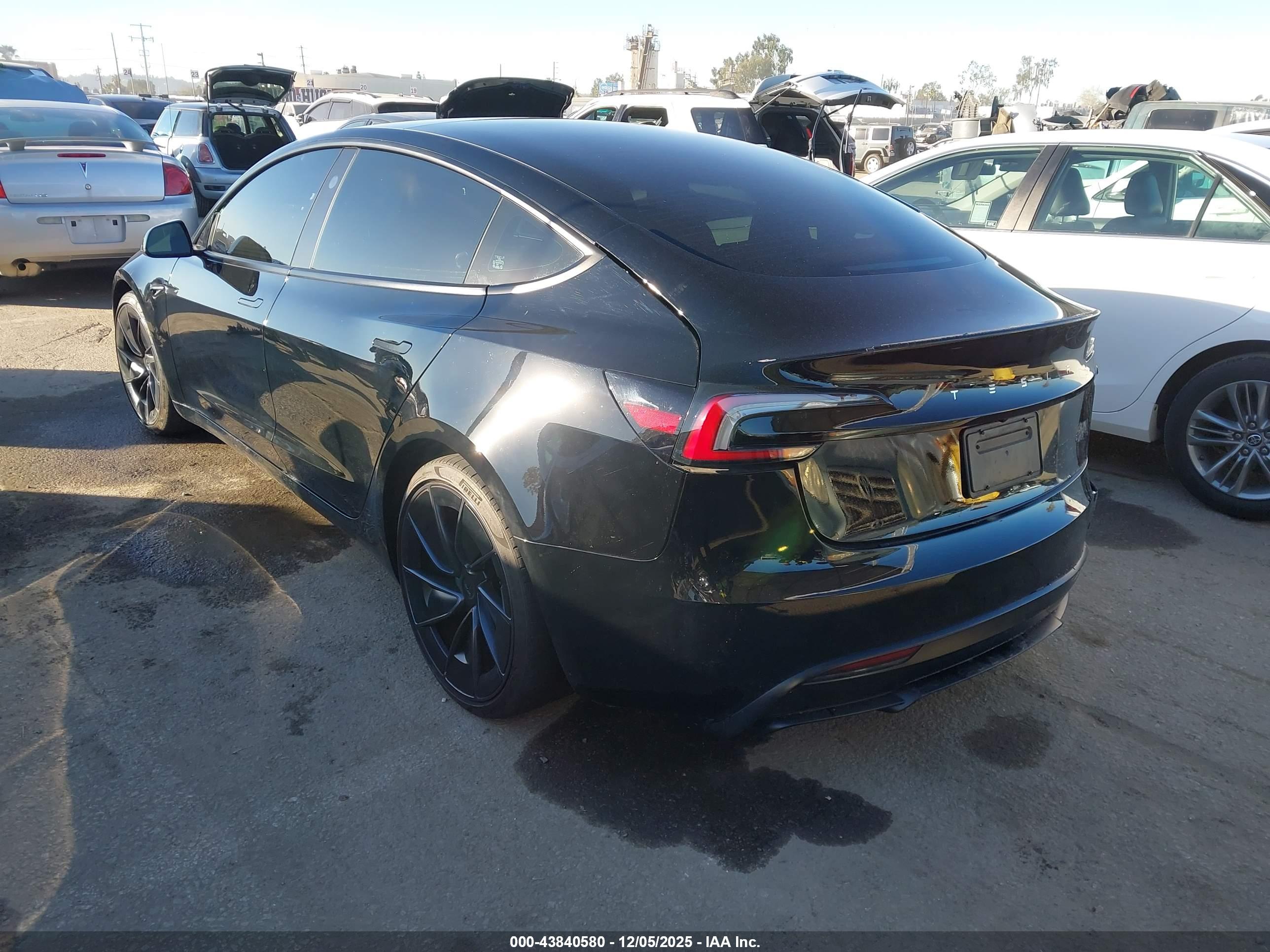 TESLA MODEL image 3