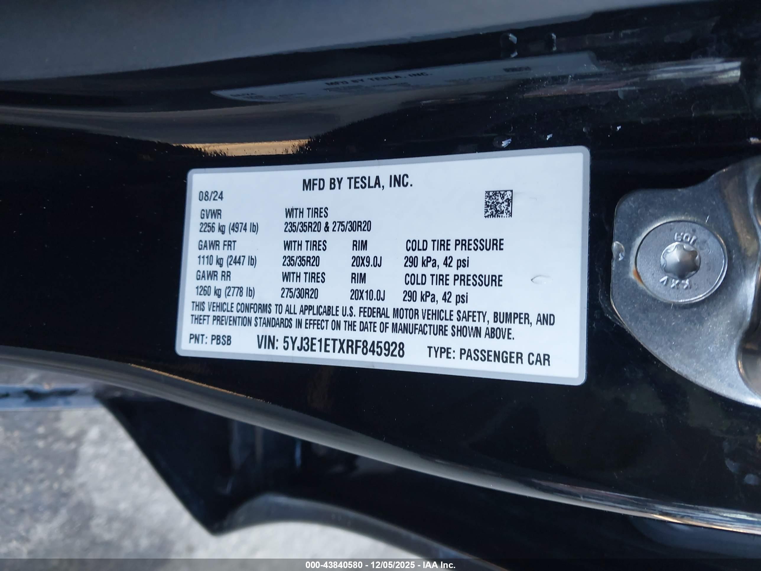 TESLA MODEL image 9