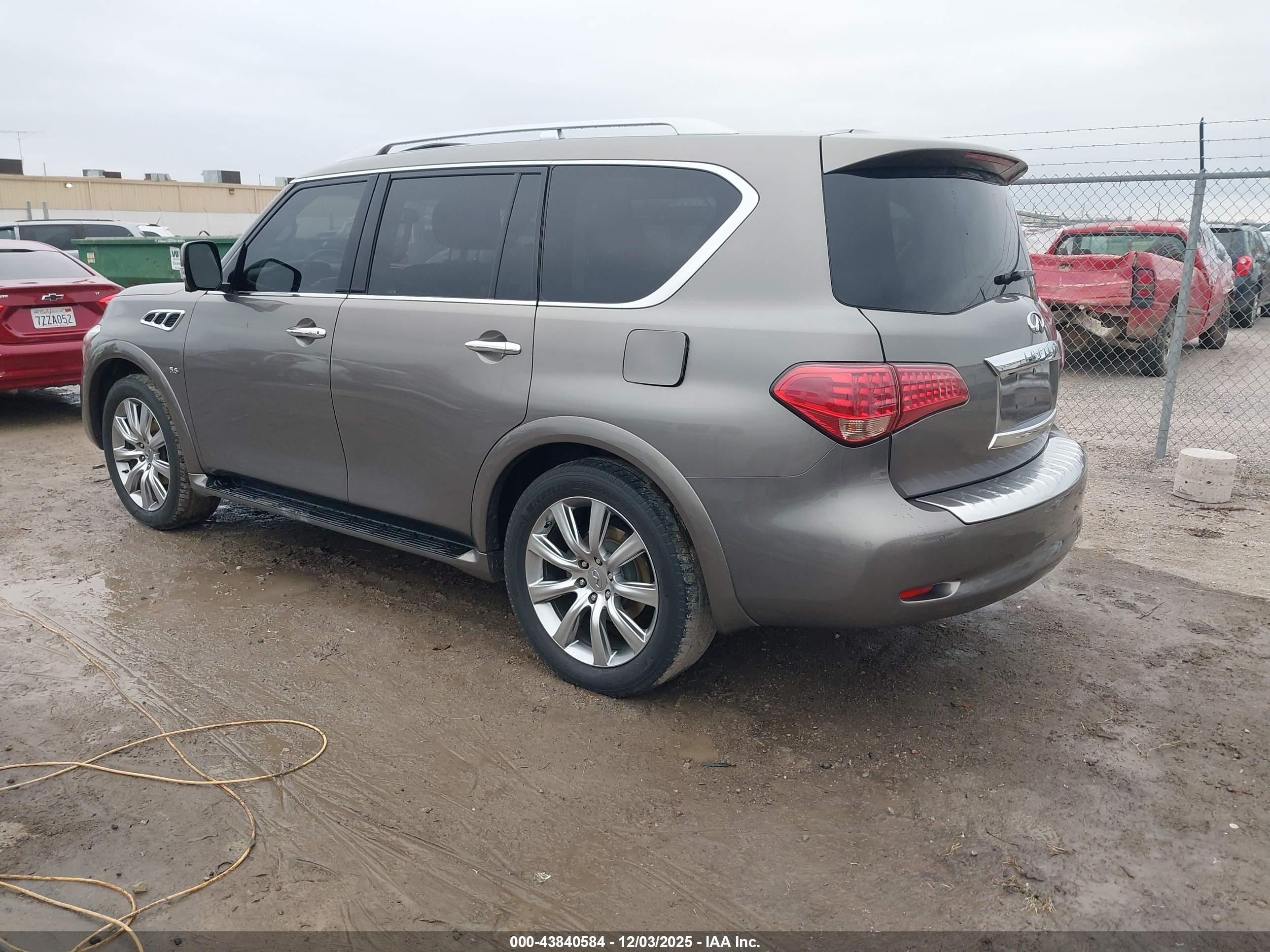 INFINITI QX80 image 3