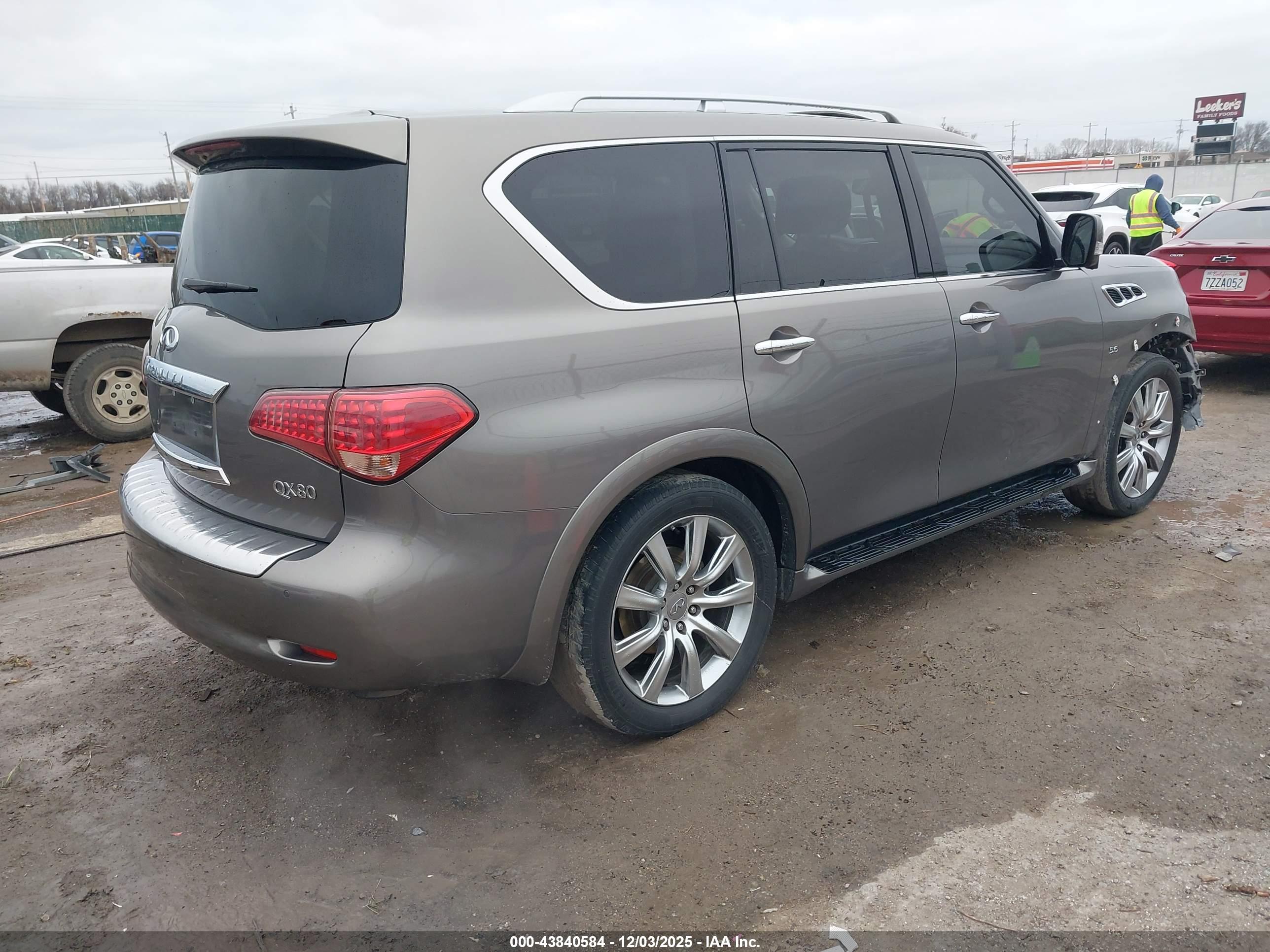 INFINITI QX80 image 4
