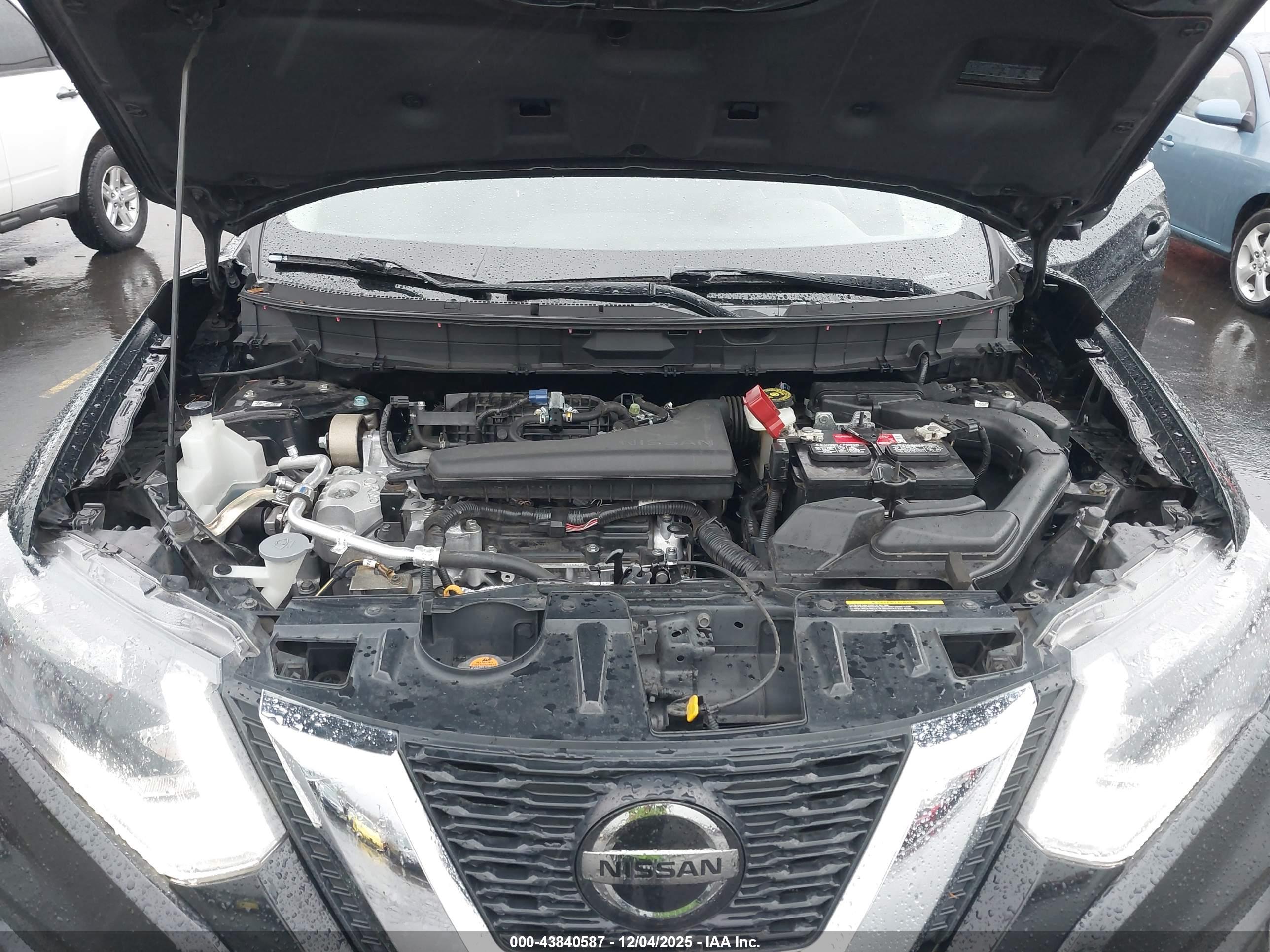 NISSAN ROGUE image 10