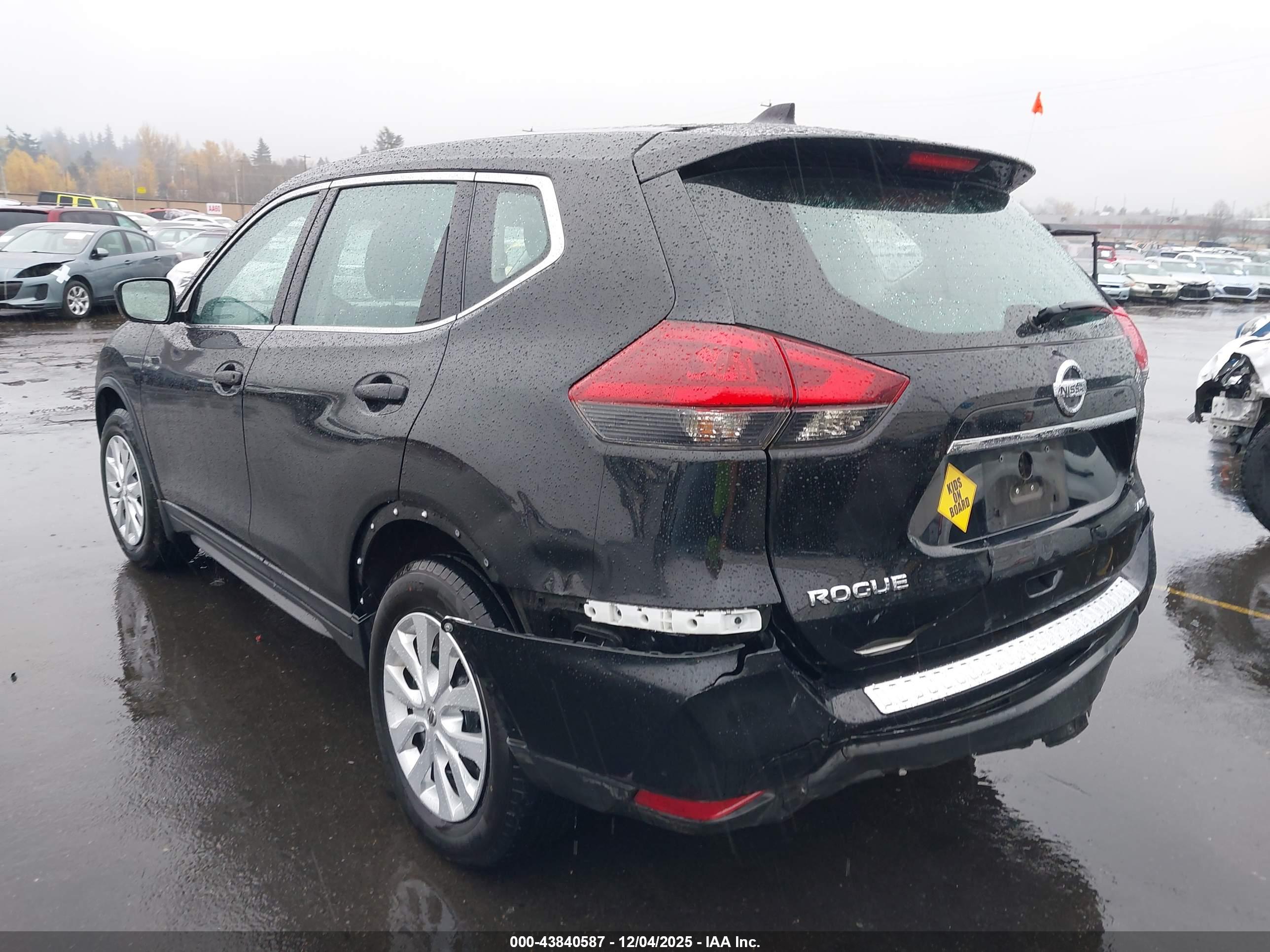 NISSAN ROGUE image 3