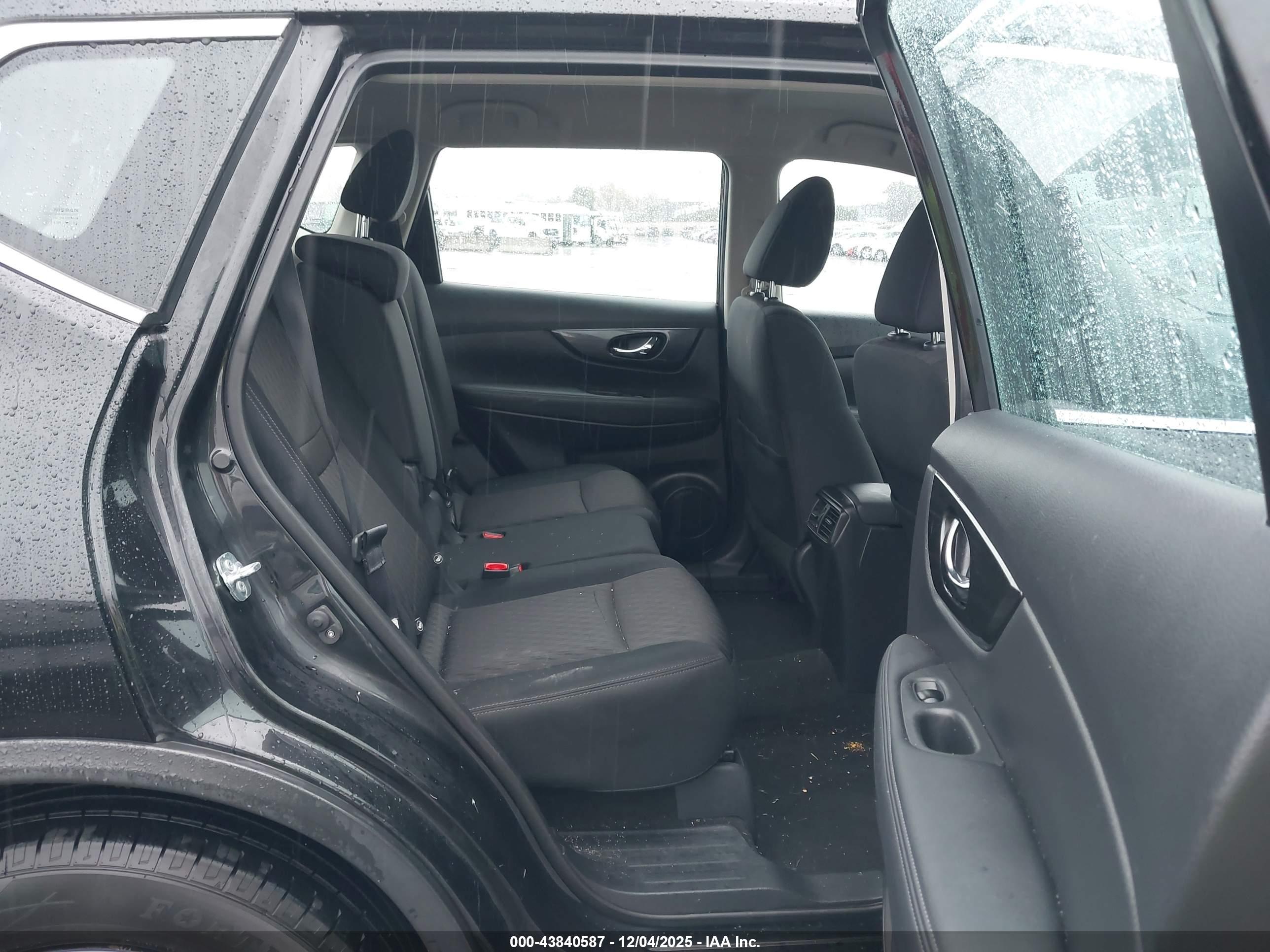 NISSAN ROGUE image 8
