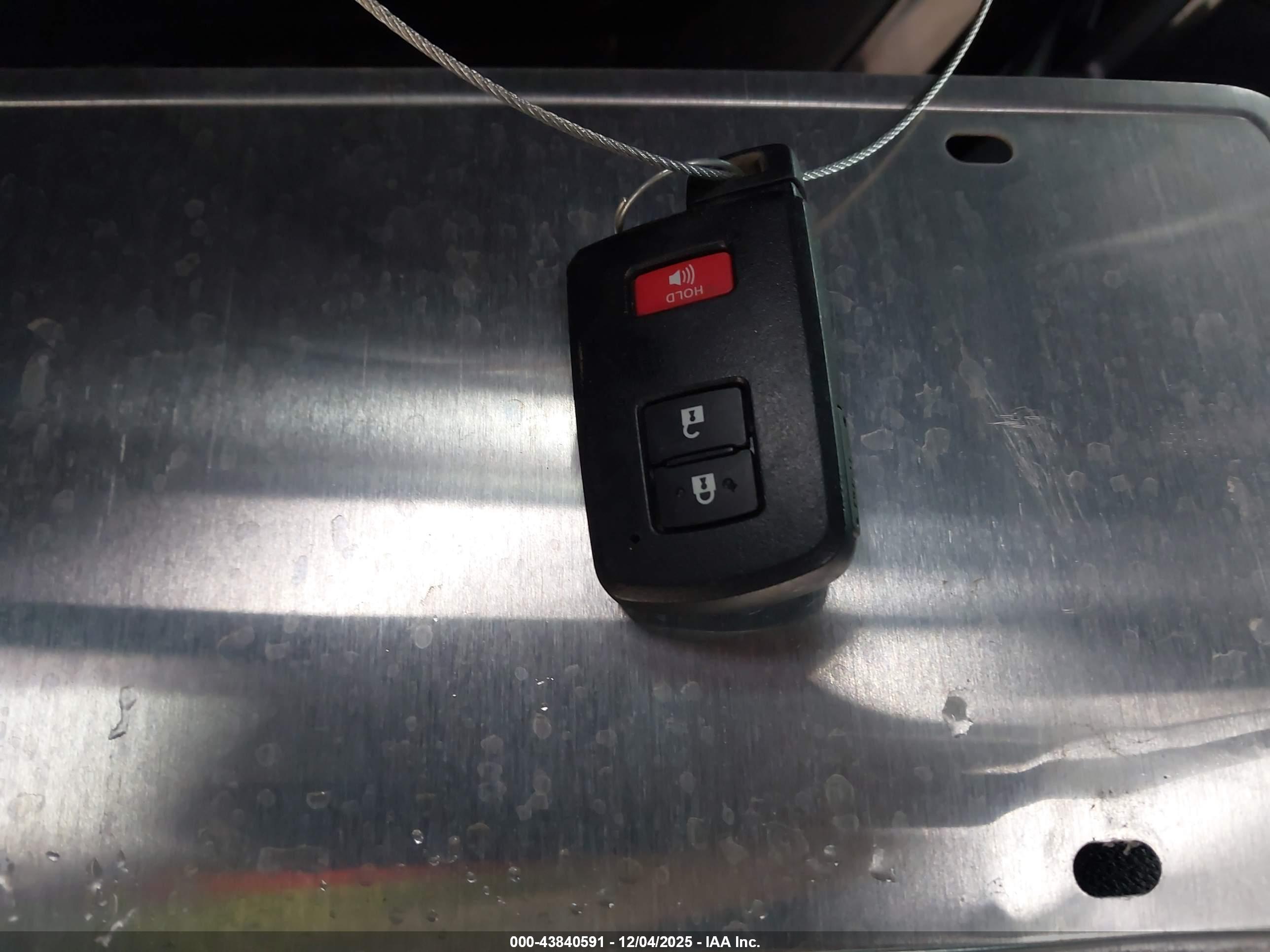 TOYOTA 4RUNNER image 11