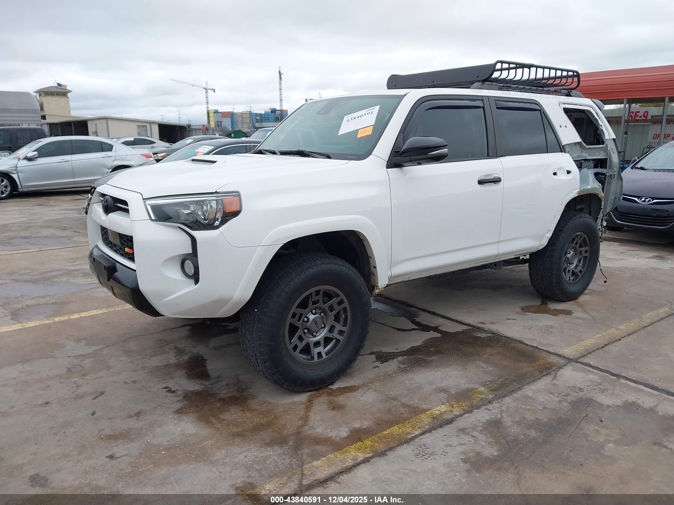 TOYOTA 4RUNNER image 2