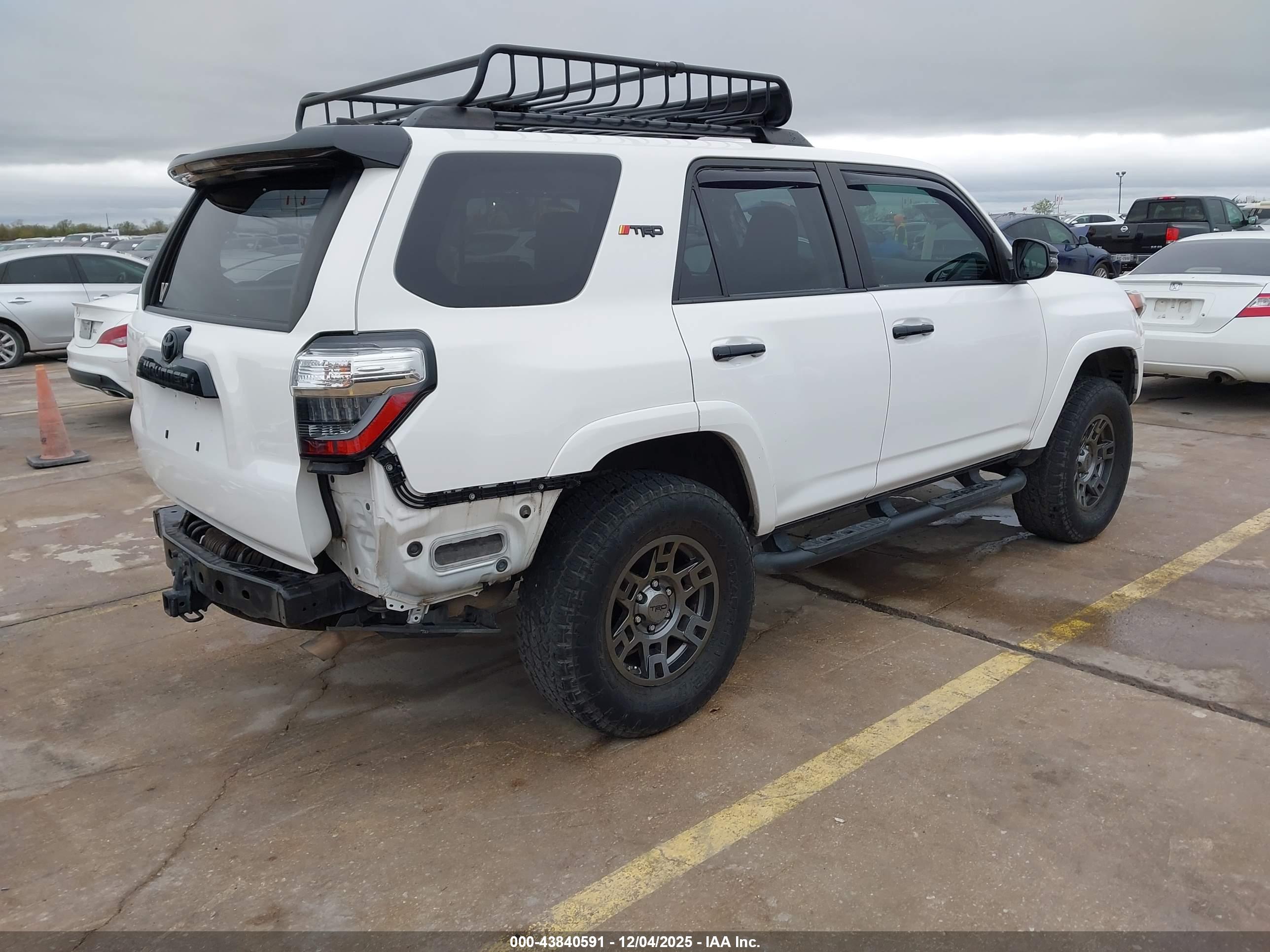 TOYOTA 4RUNNER image 4