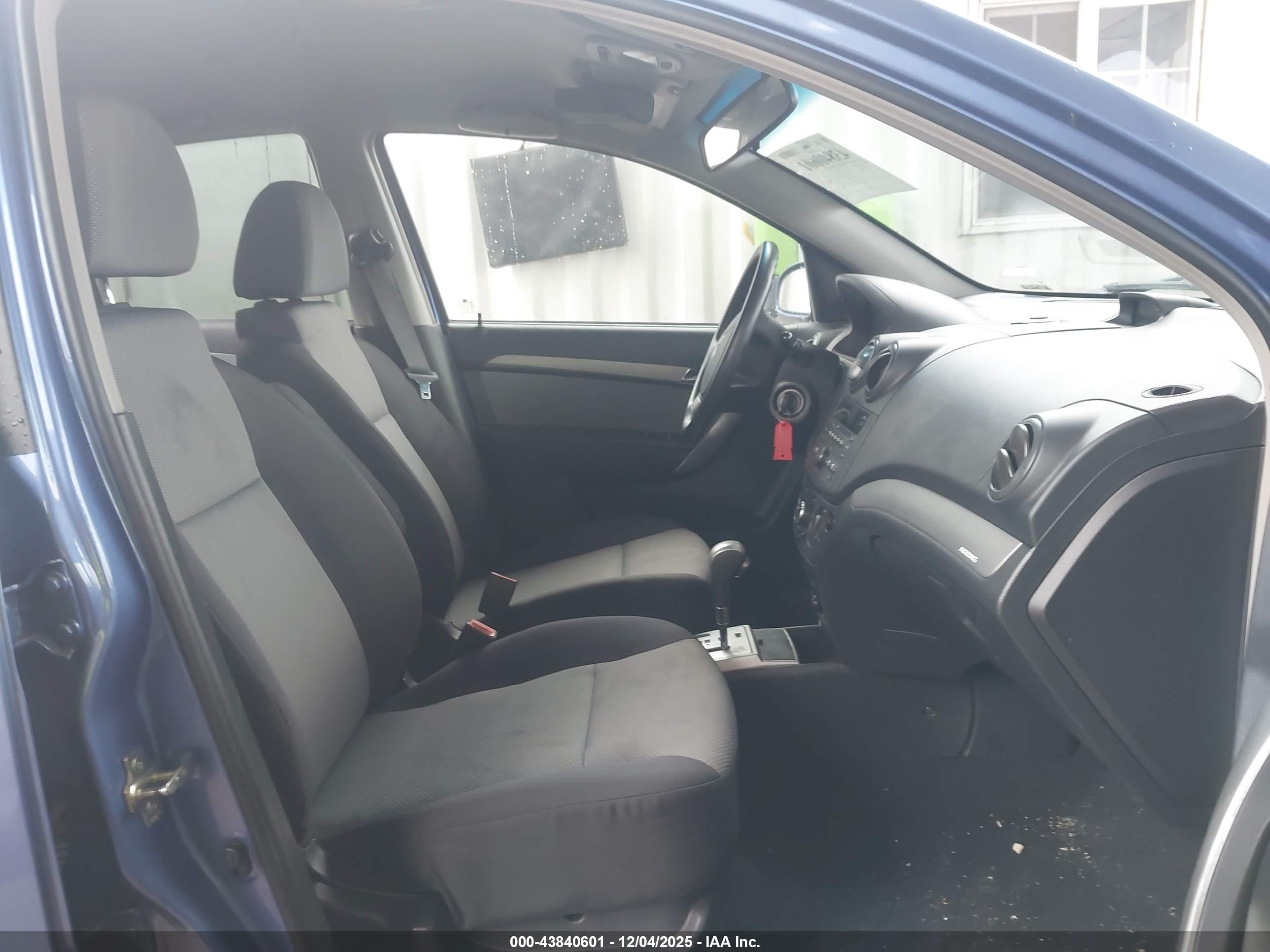CHEVROLET AVEO image 5