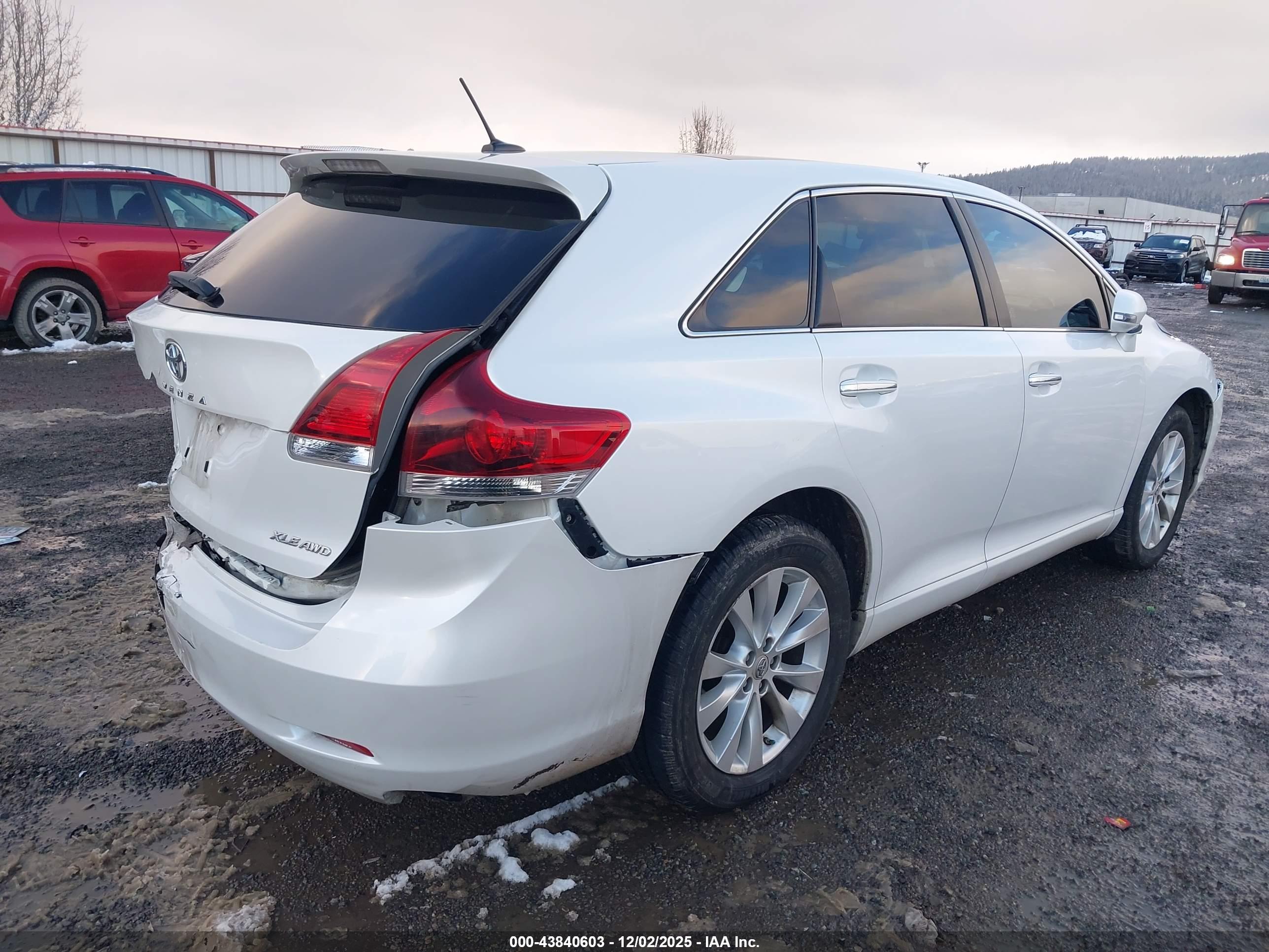 TOYOTA VENZA image 4