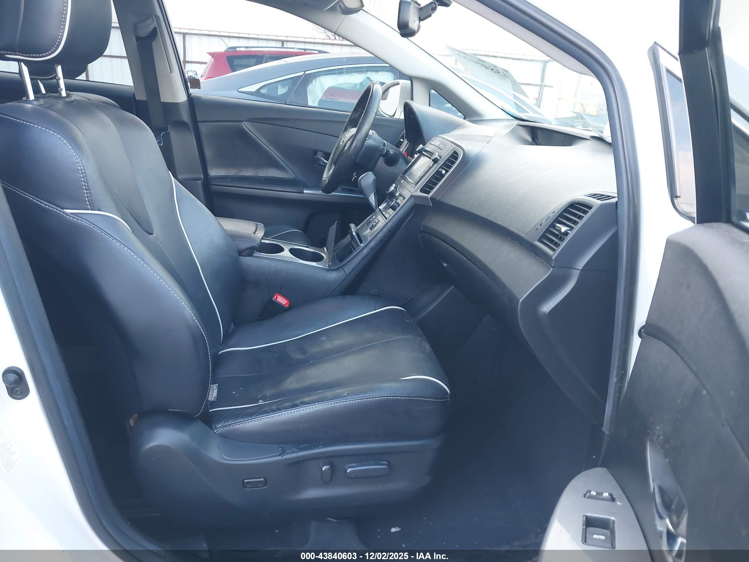 TOYOTA VENZA image 5