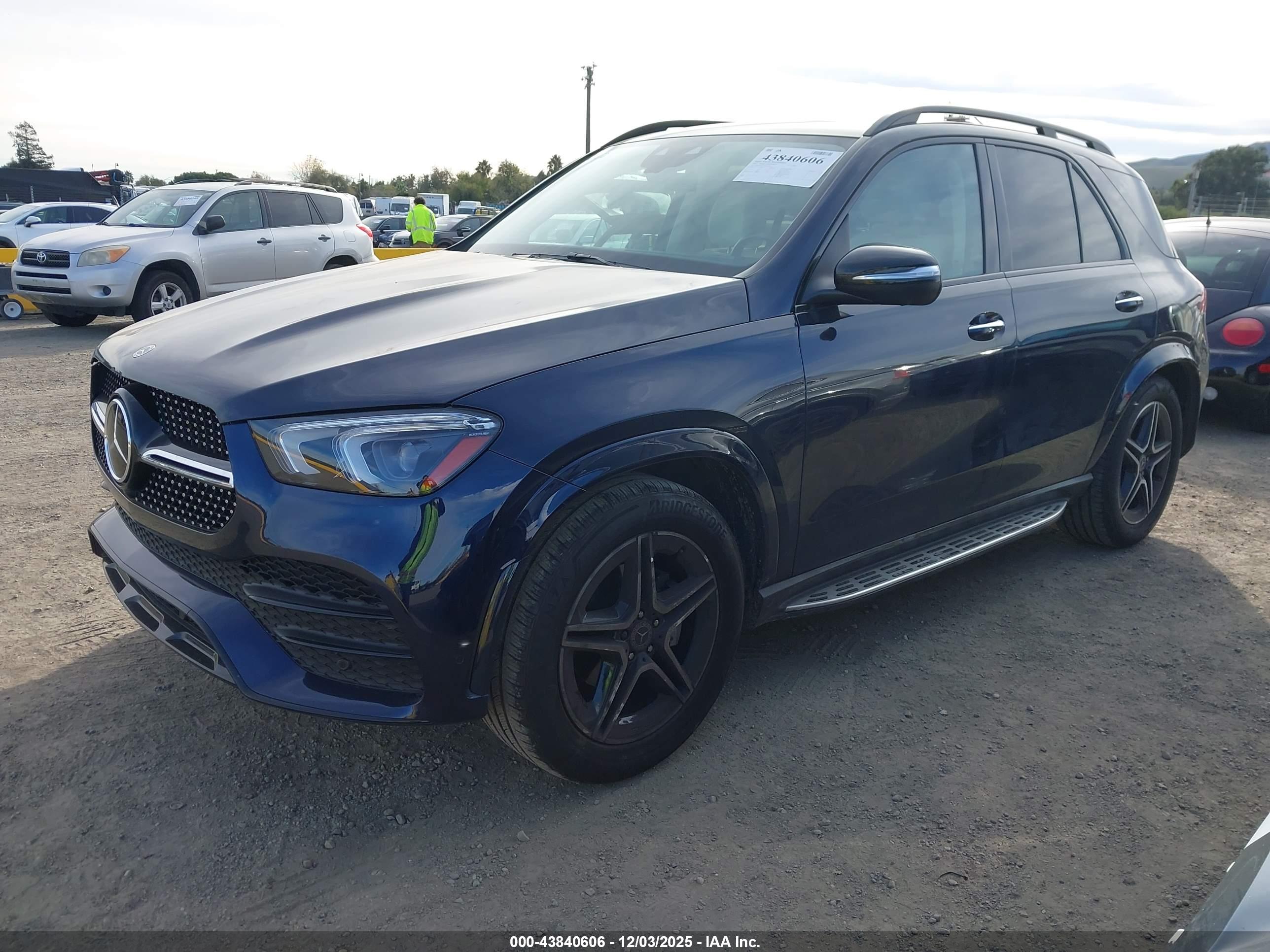 MERCEDES-BENZ GLE image 2