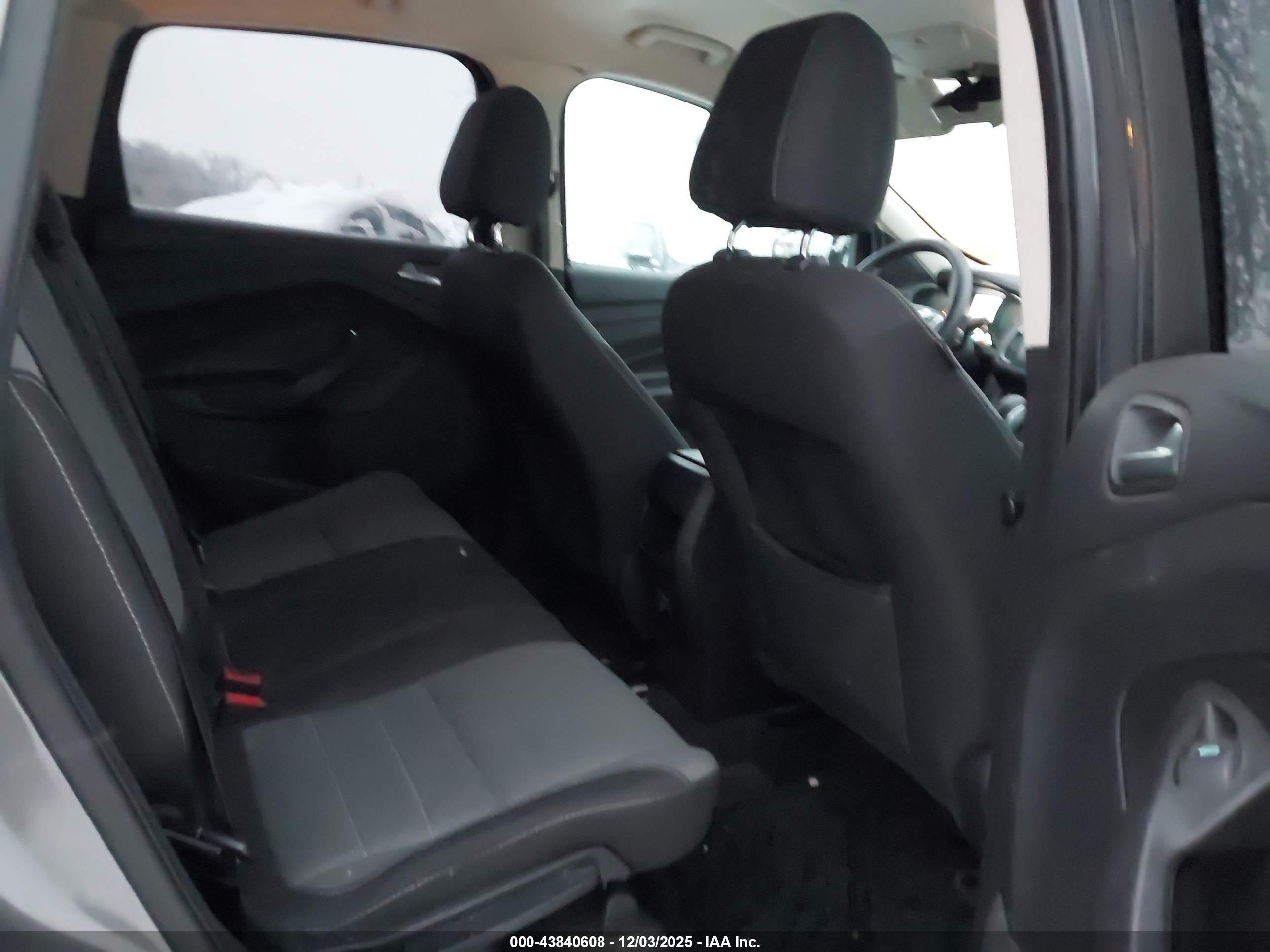 FORD ESCAPE image 8
