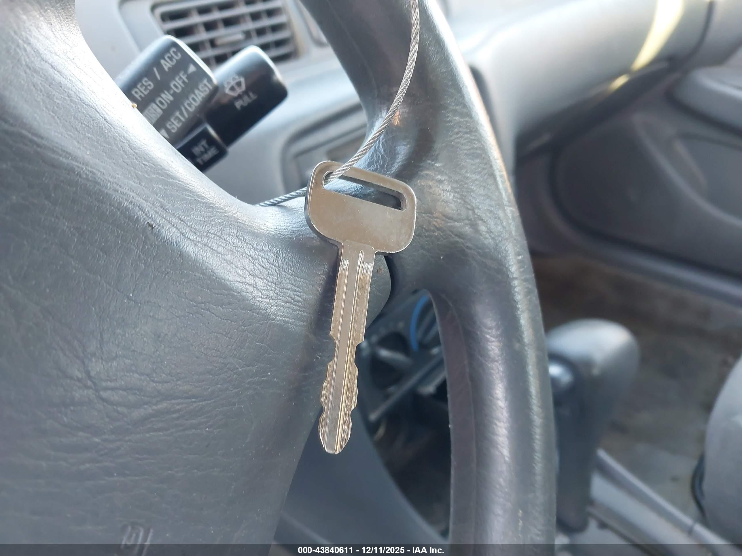 TOYOTA CAMRY image 11