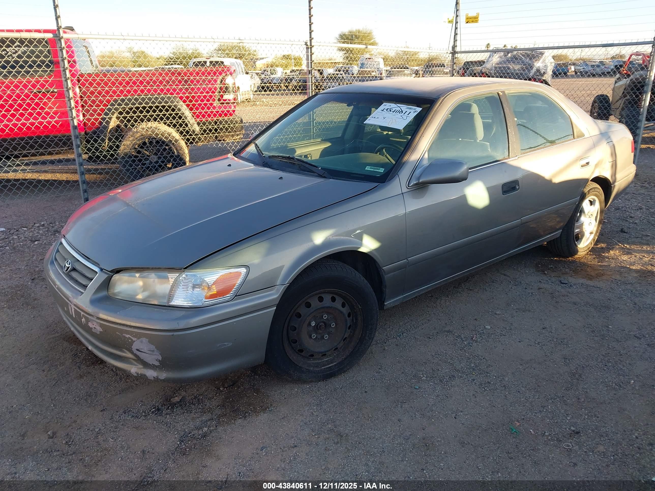 TOYOTA CAMRY image 2