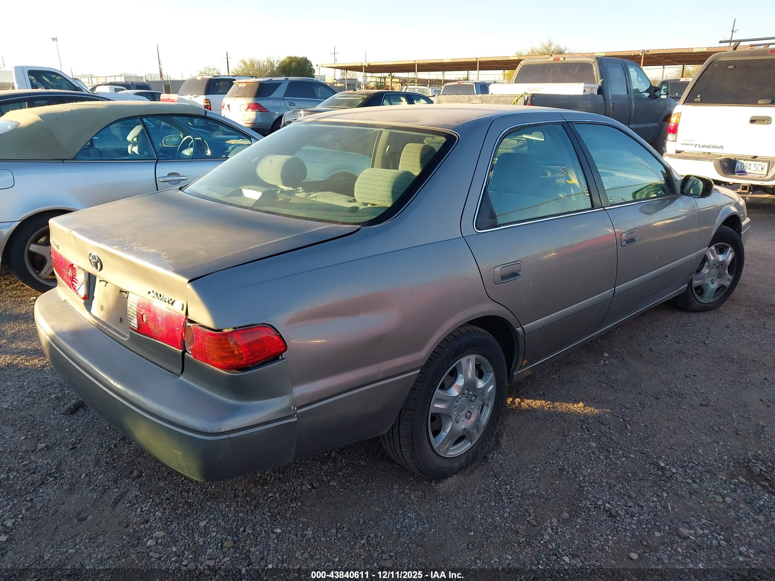 TOYOTA CAMRY image 4