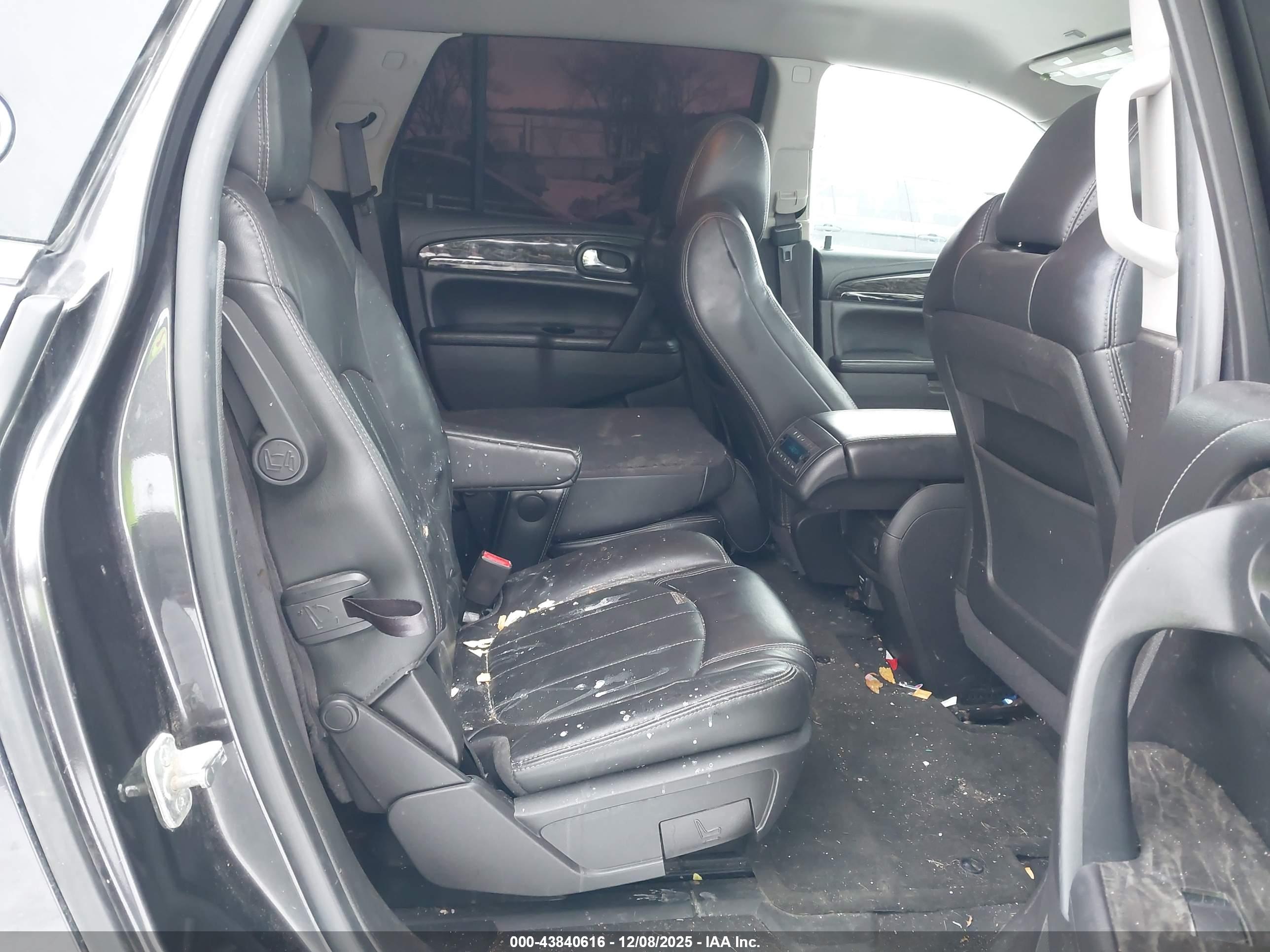 BUICK ENCLAVE image 8