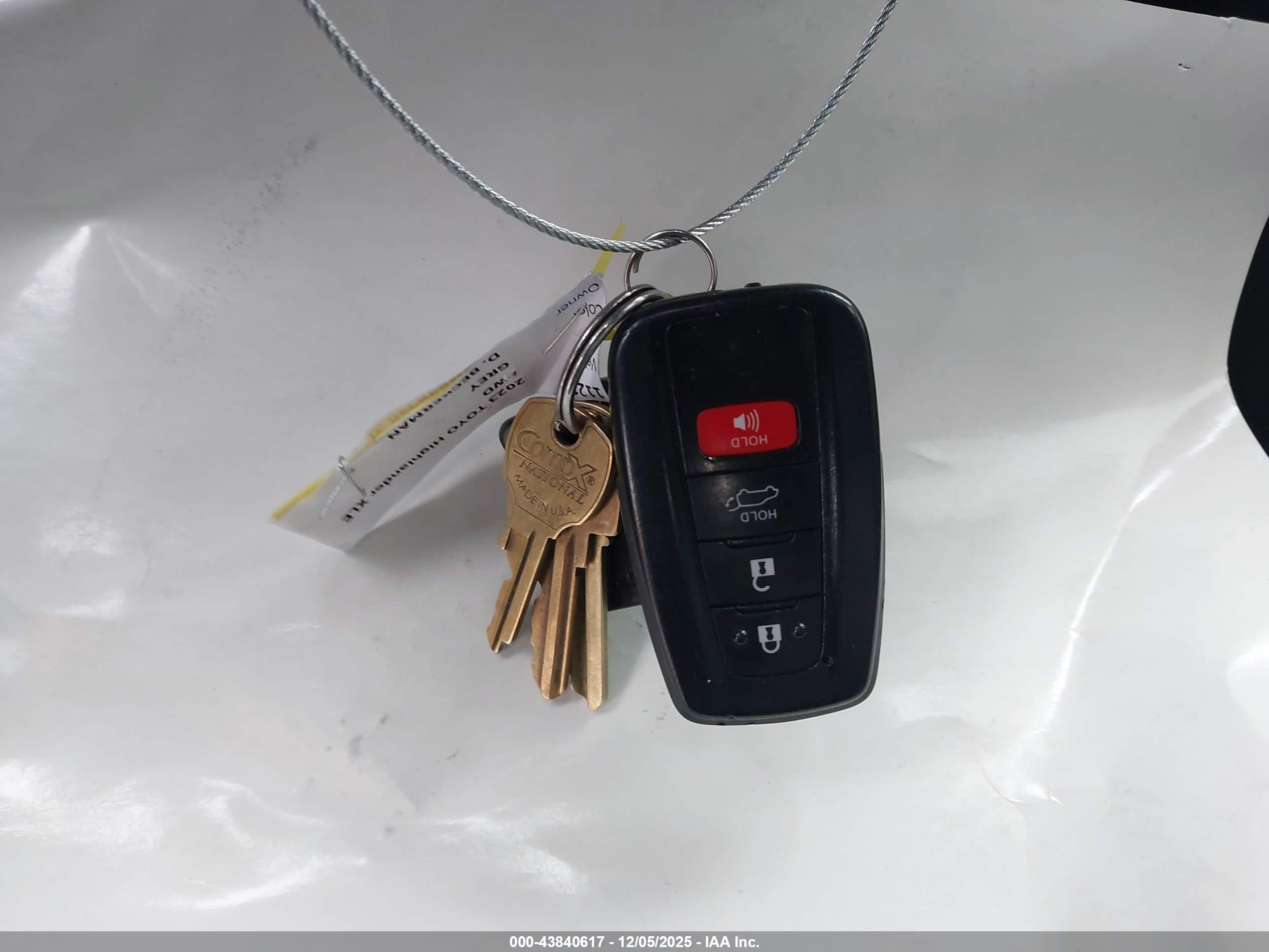 TOYOTA HIGHLANDER image 11