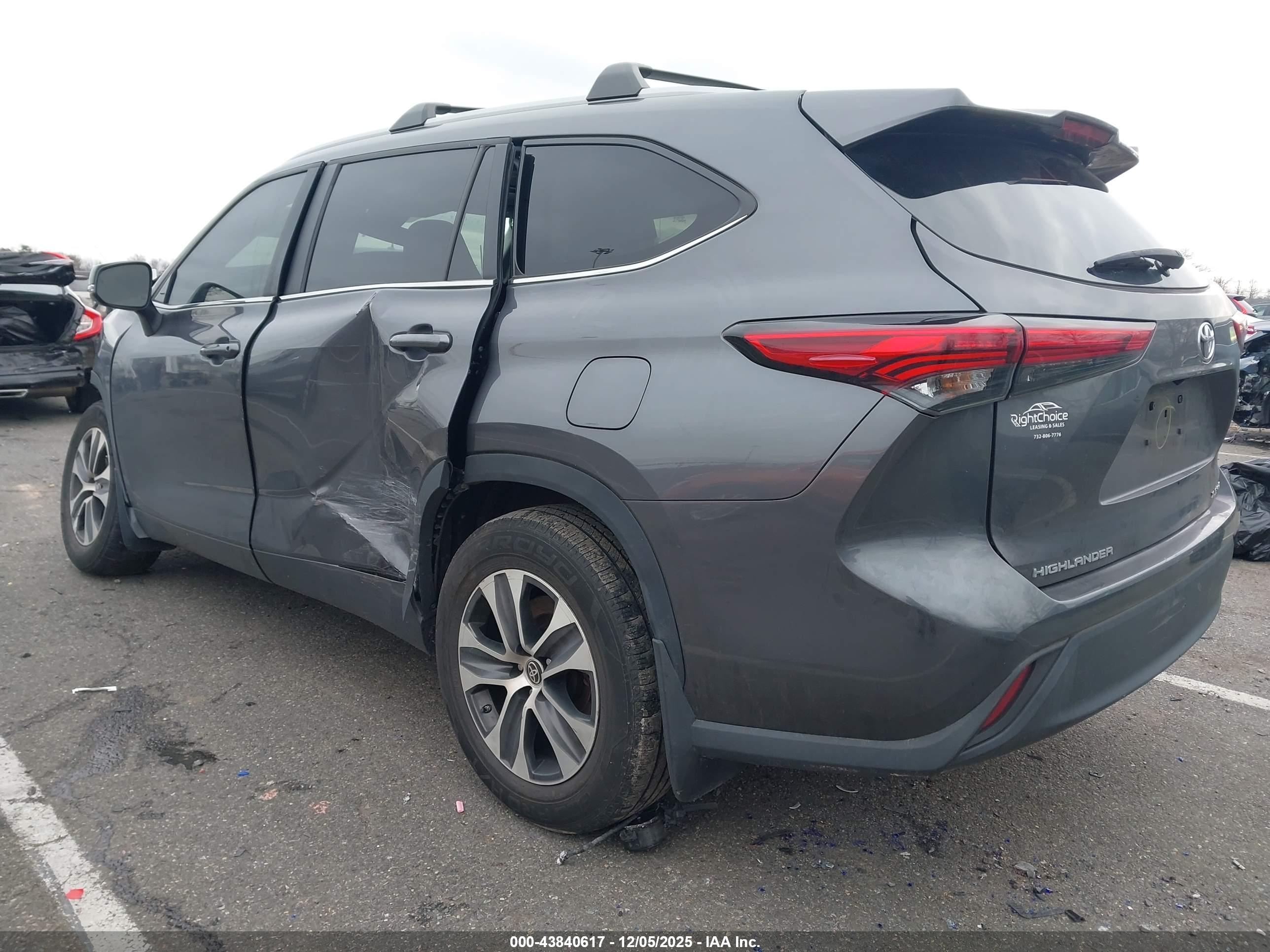 TOYOTA HIGHLANDER image 3