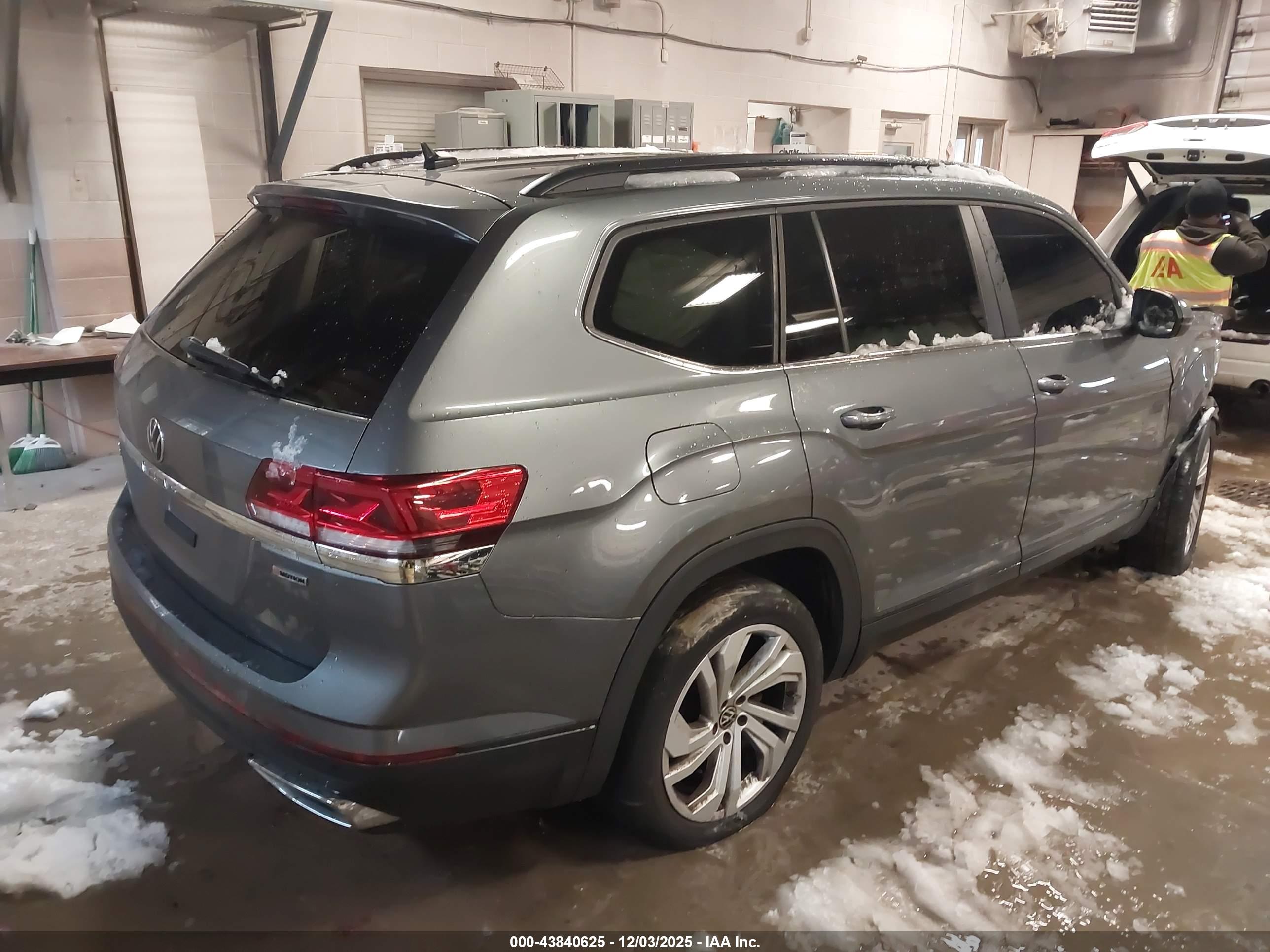 VOLKSWAGEN ATLAS image 4
