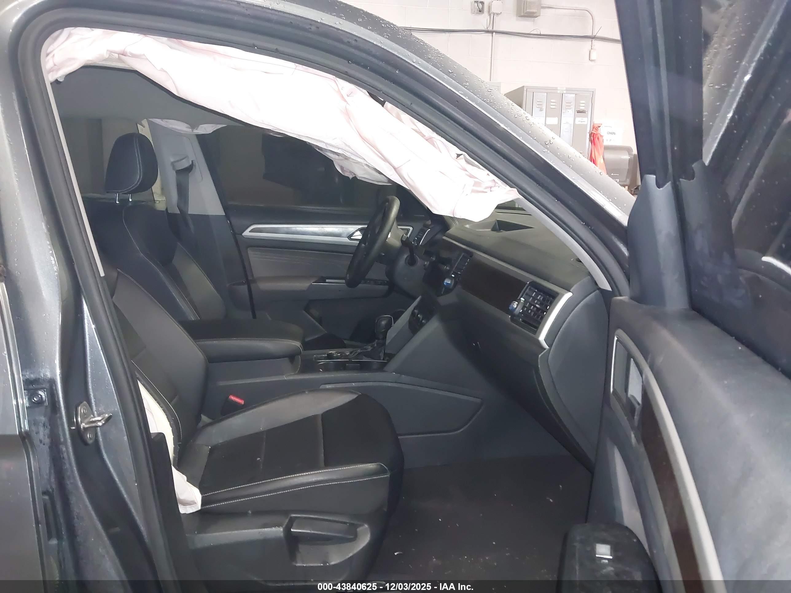 VOLKSWAGEN ATLAS image 5