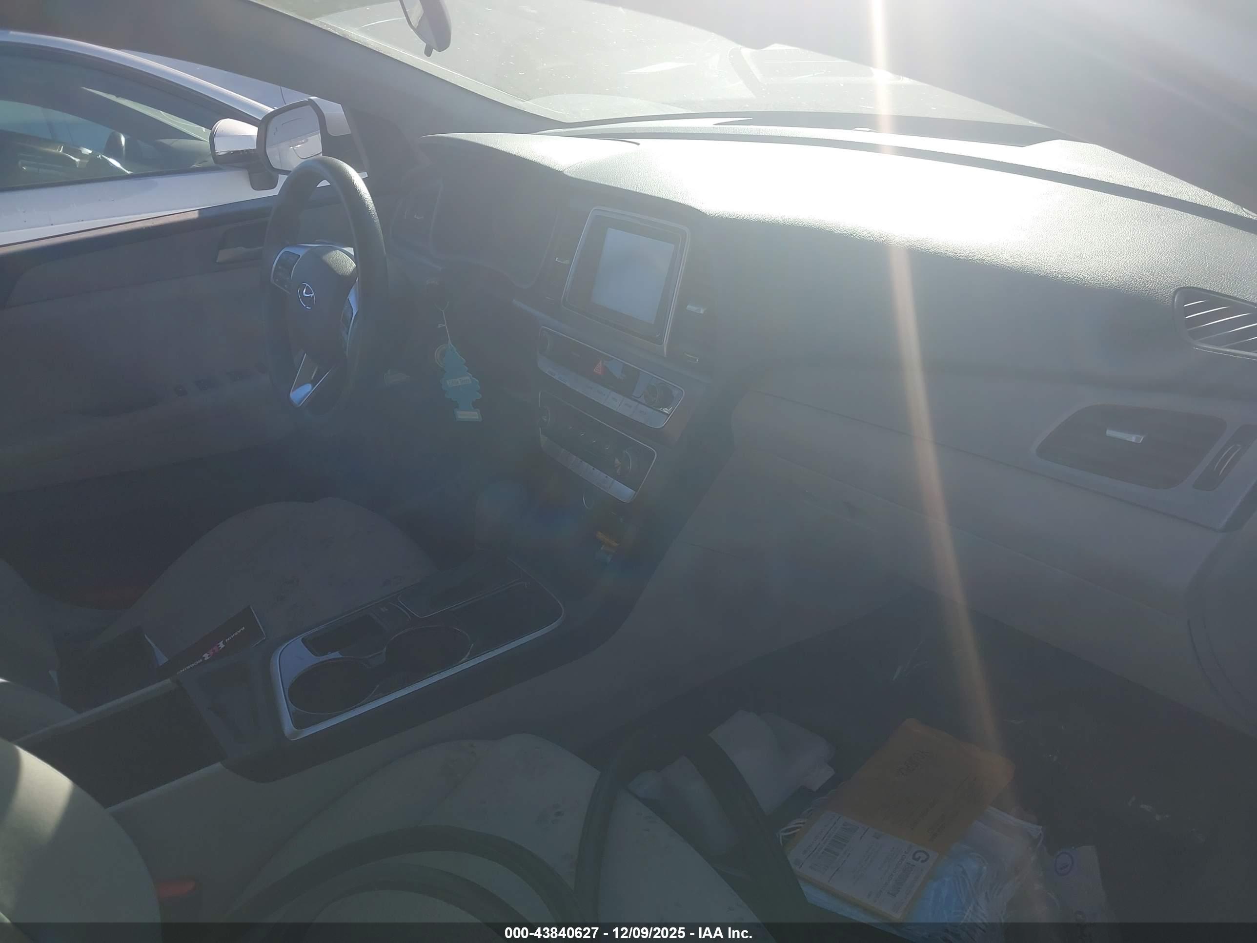 HYUNDAI SONATA image 5