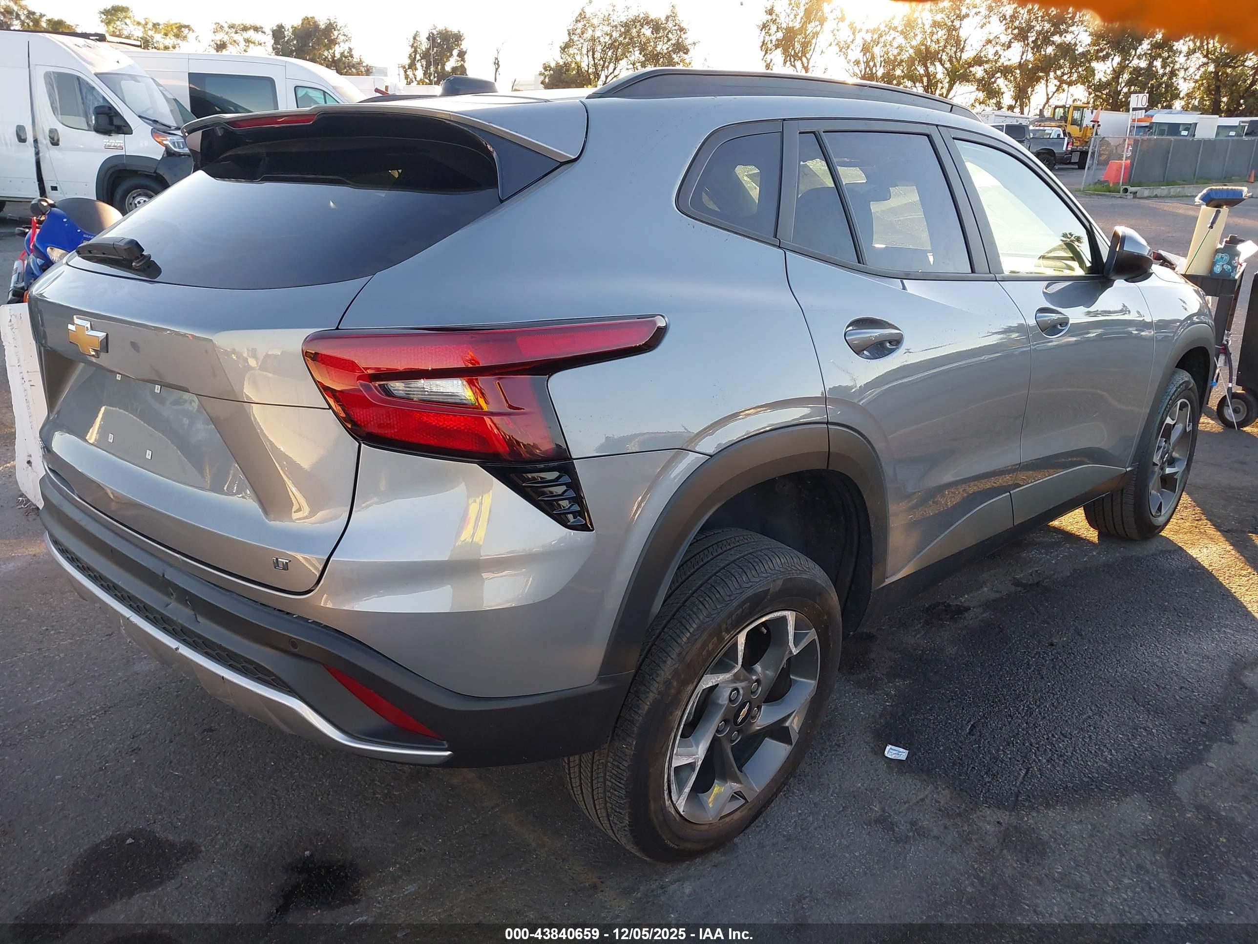 CHEVROLET TRAX image 4