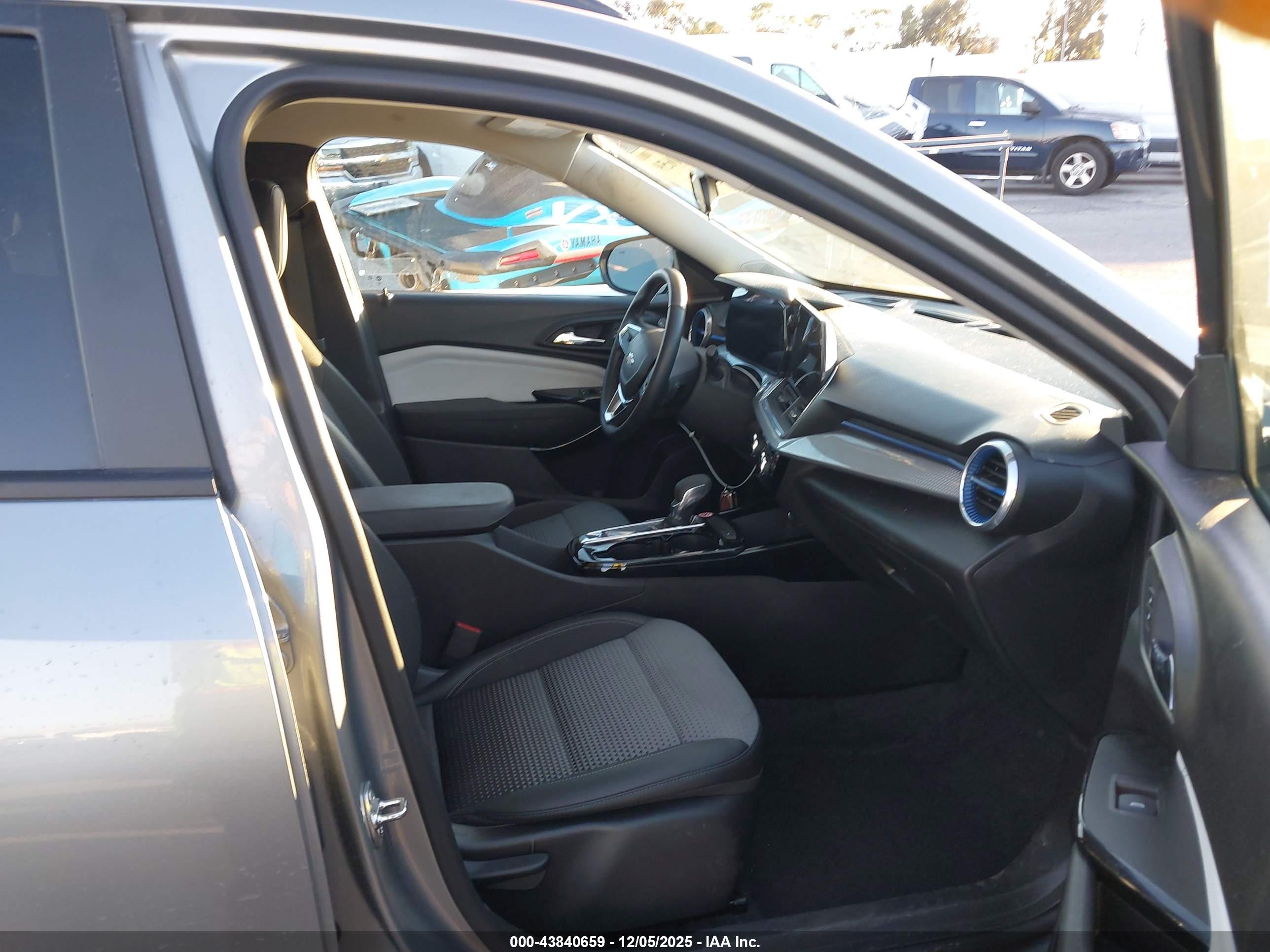 CHEVROLET TRAX image 5
